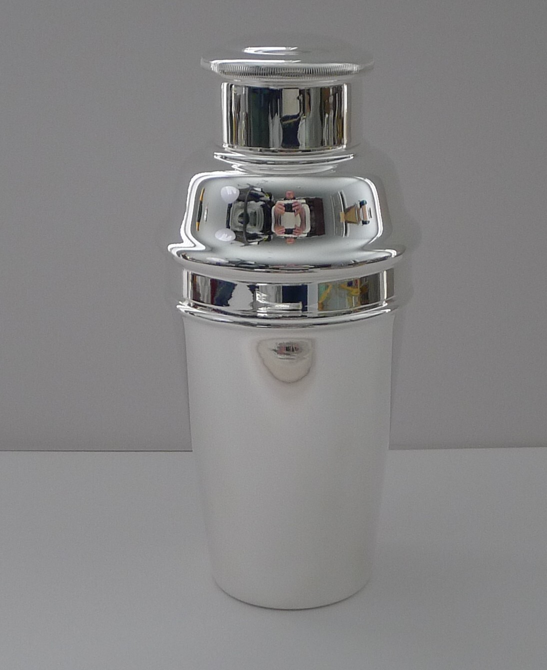 Smart Art Deco Shaker by William Suckling c.1930 – 1 1/4 Pints