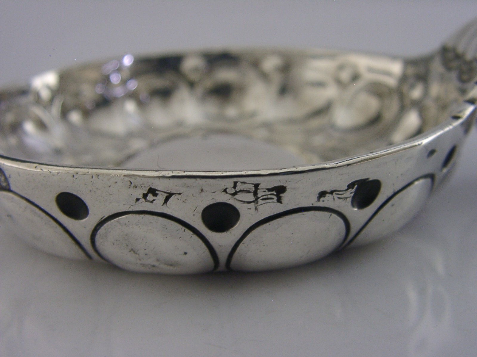 RARE EARLY 1768 FRENCH ANTIQUE SOLID STERLING SILVER WINE TASTER BARWARE