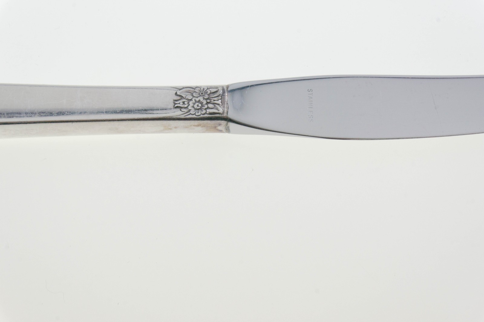 Wm Rogers IS Silverplate APRIL Pattern Knives Set of 6 Silverware 8.5″