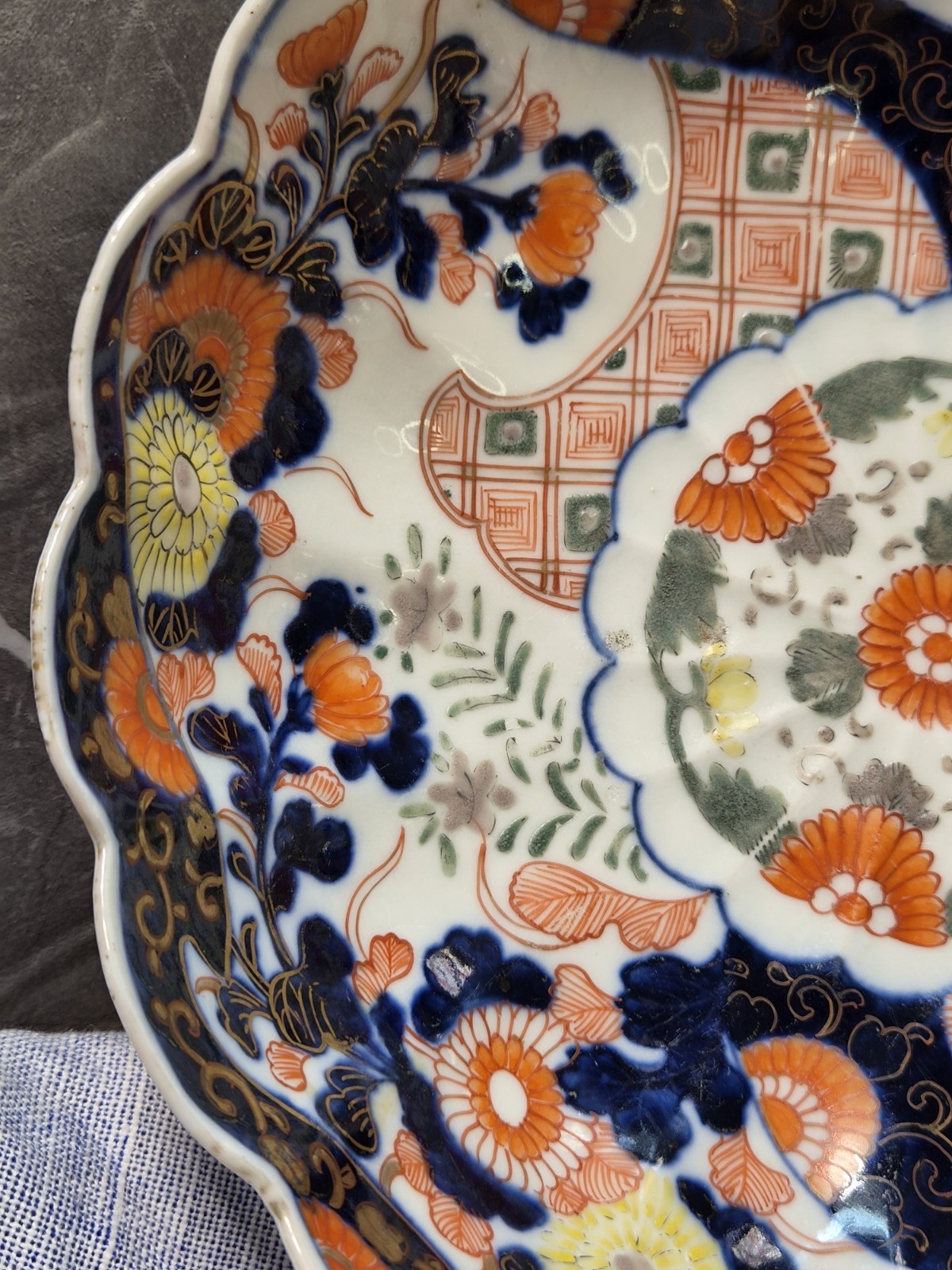 Antique 19th Century Japanese Imari Porcelain 22cm Bowl Scalloped Edge See Pics