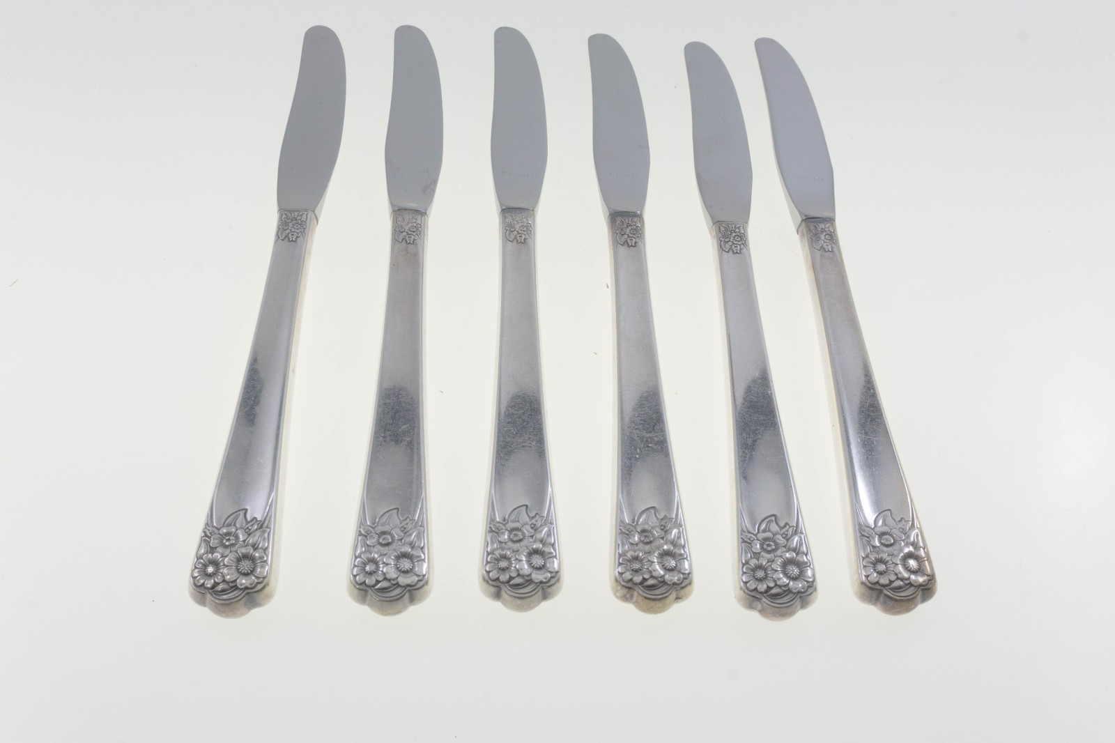 Wm Rogers IS Silverplate APRIL Pattern Knives Set of 6 Silverware 8.5″