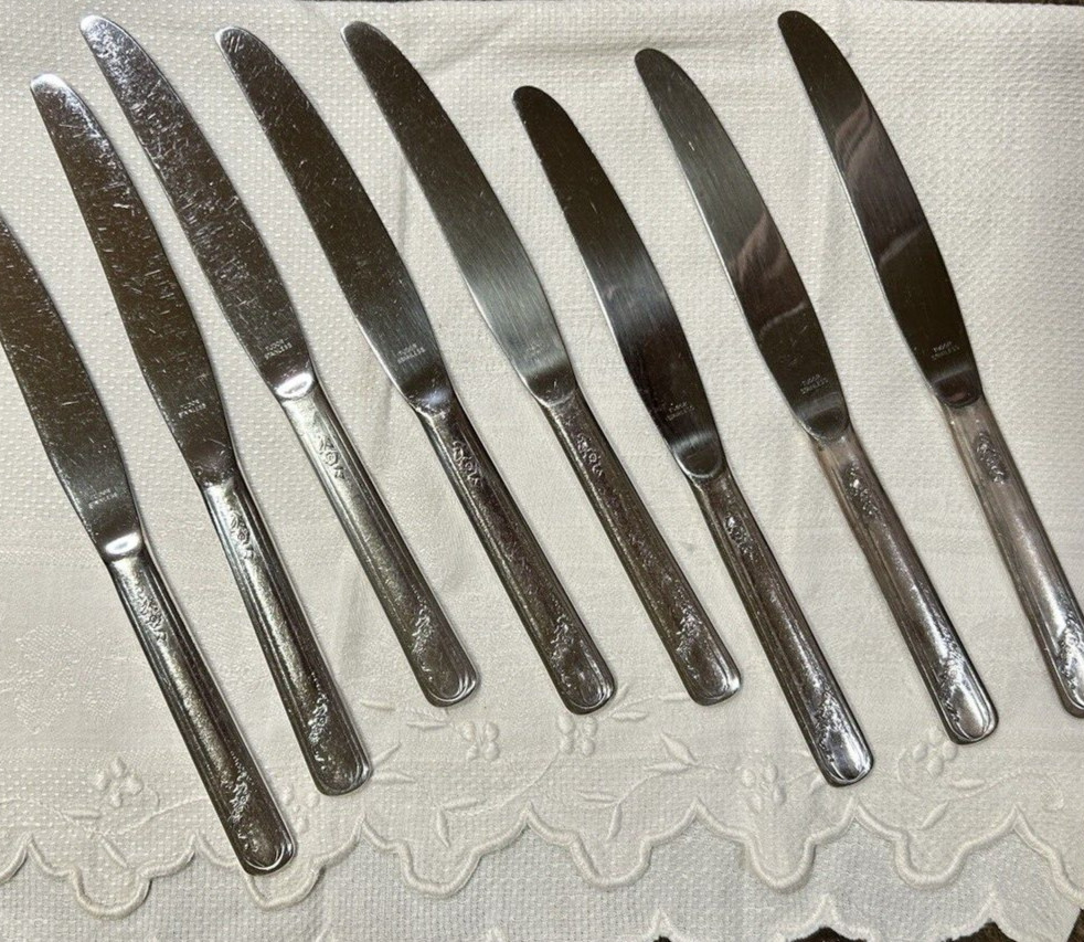 Queen Bess Oneida Community Tudor Plate 1946 Flatware Dinner Knives