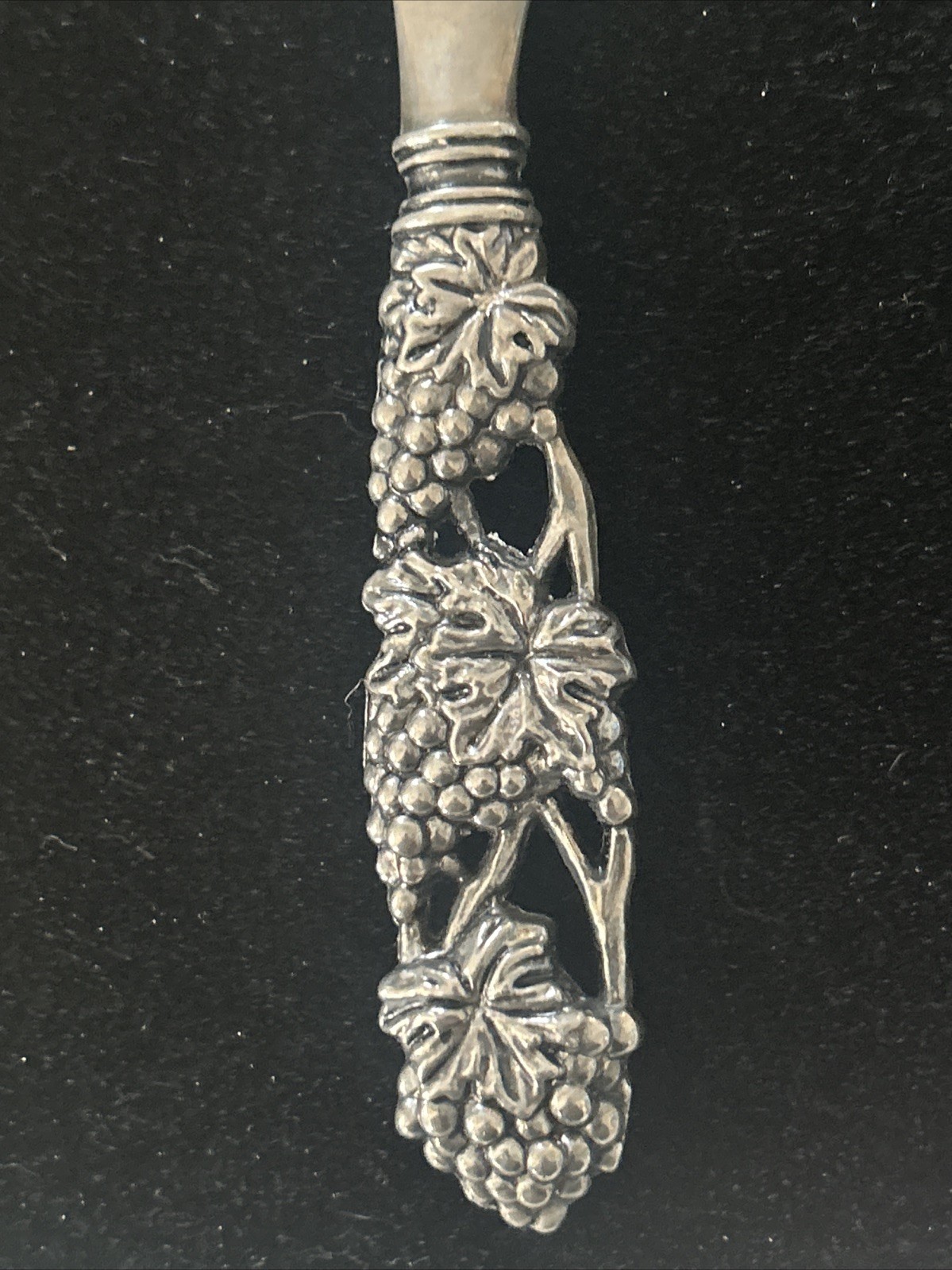 Antique Vintage Silver-Plated Bread Butter Spread Knife Ornate Deco Grapes Leaf