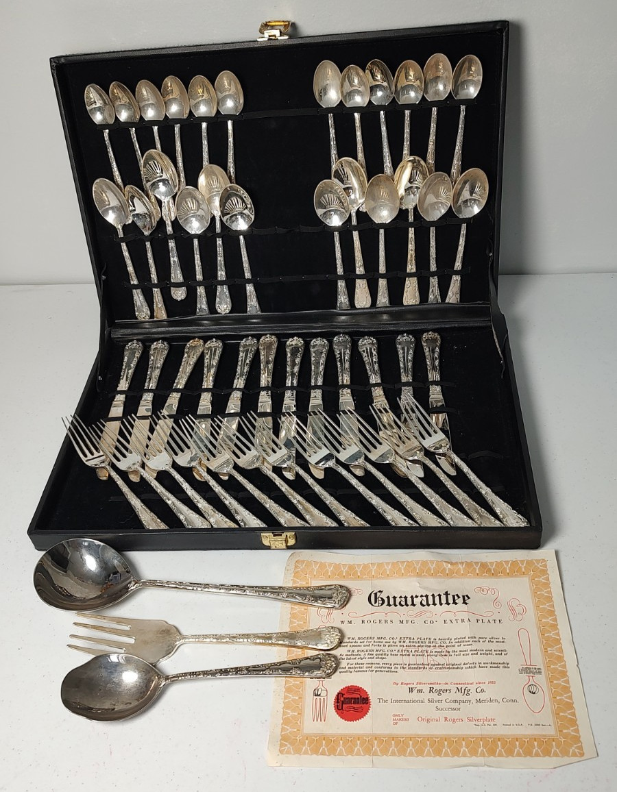 Wm Rogers & Son Enchanted Rose Extra Plate 51 pc Flatware Service for 12 & Case