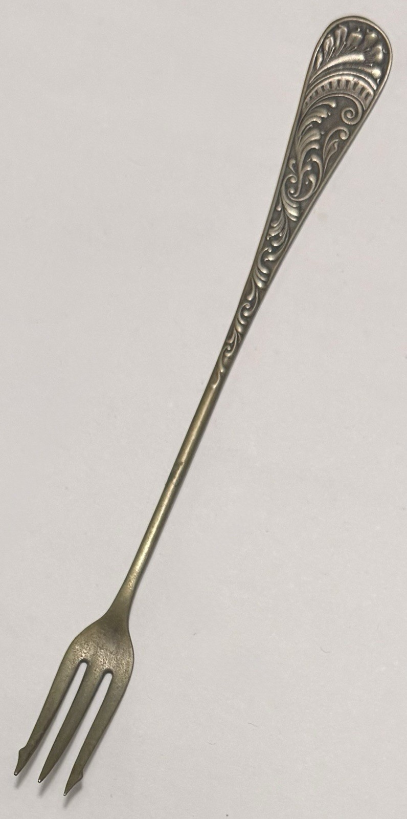 Antique EM Weinberg & Co Silverplate Niagara Falls One Olive / Pickle Fork 7.25”