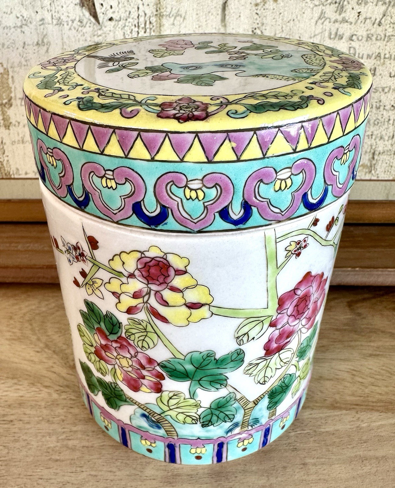 Antique Chinese Famille Rose Porcelain cylinder Jar, pink overglaze enamel, lid