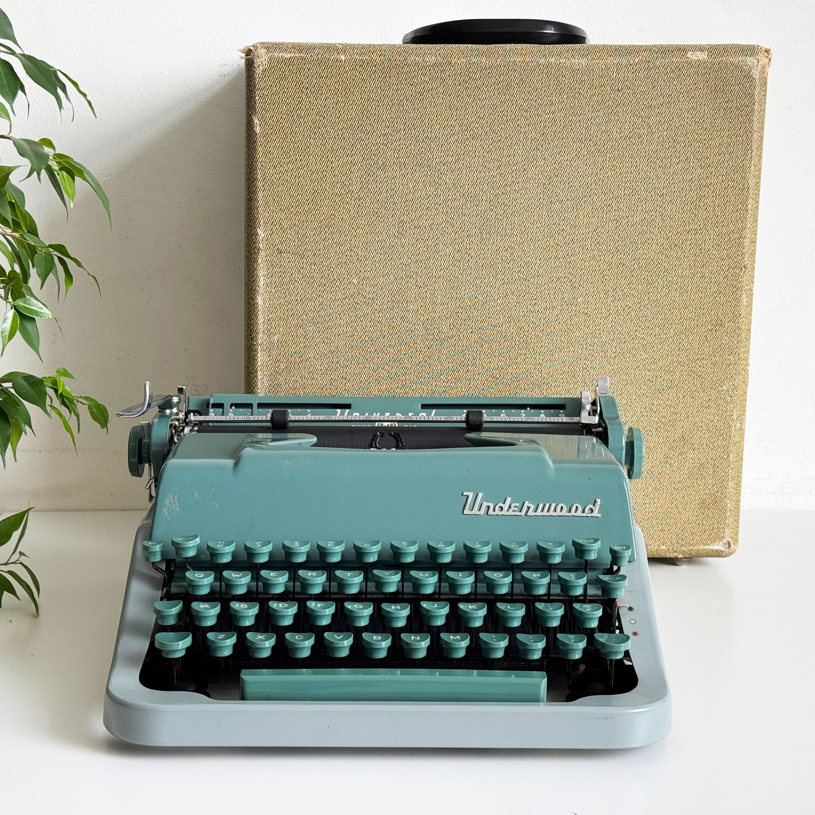 Underwood Universal quiet tab – Typewriter | 1950s | Working | Serviced