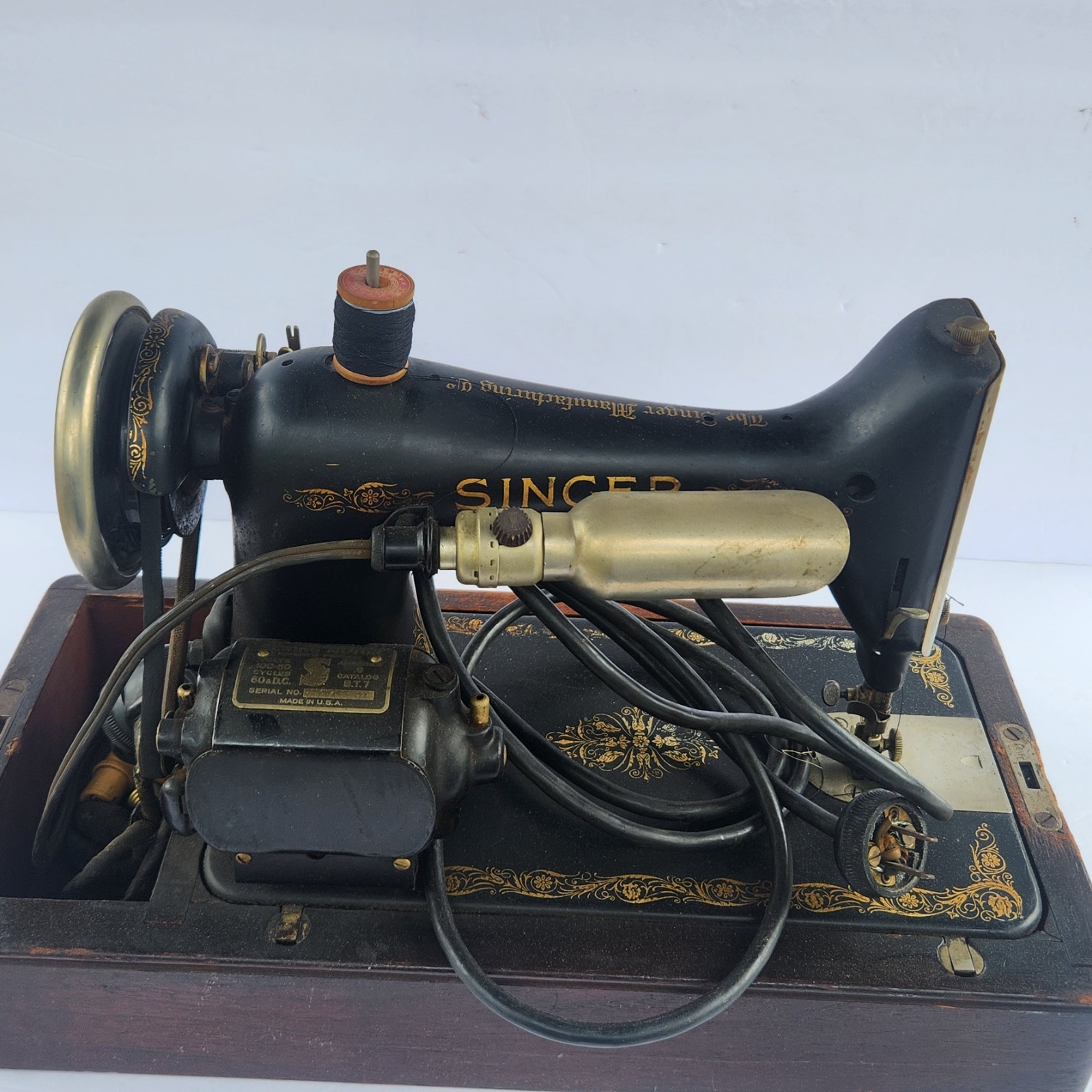 Antique Singer Sewing Machine with Accessories and Bentwood Case Cover 1924