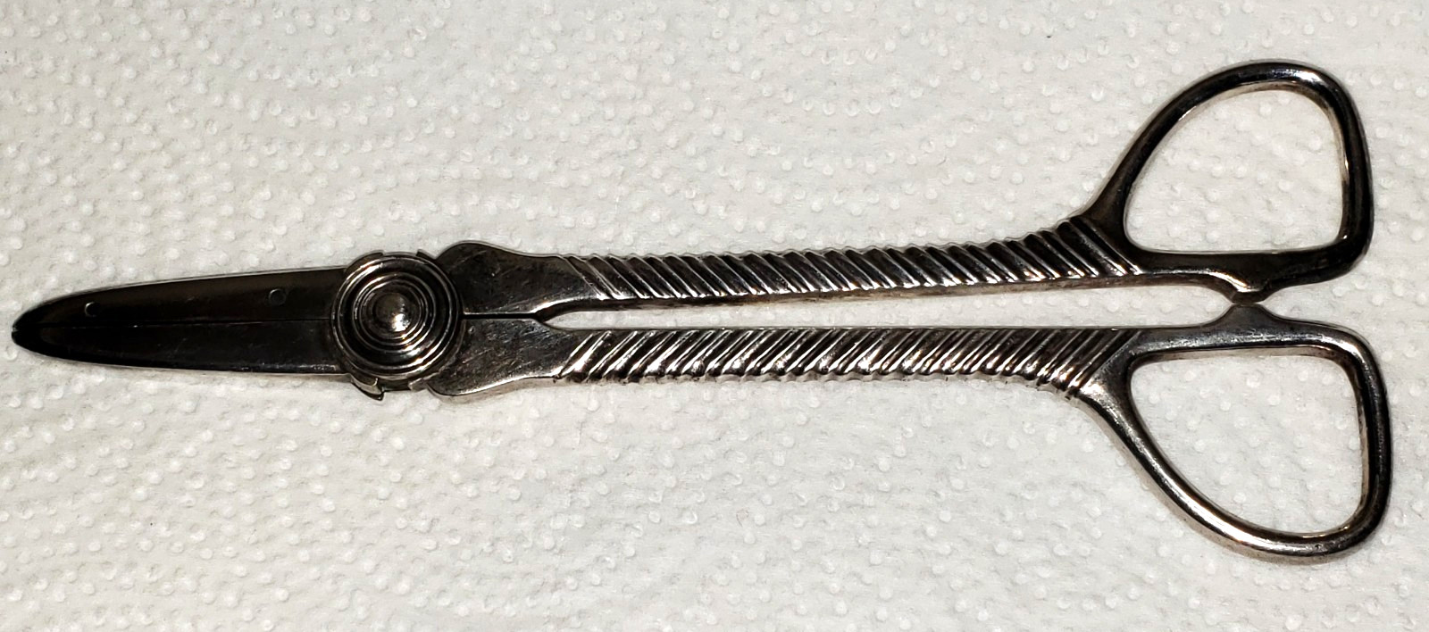 ANTIQUE GORHAM SILVER PLATE GRAPE SCISSORS SHEARS 6 1/2″