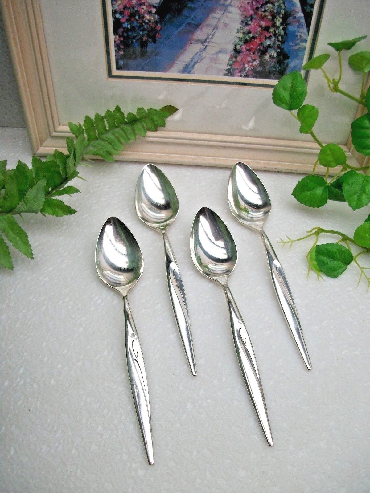 4 Oneida Community Silver FLIGHT Silverplate 6 1/8″ Teaspoons 1963