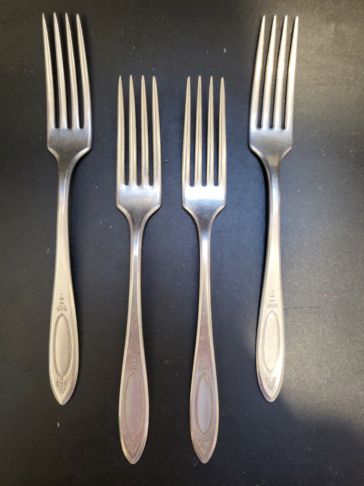 Set of 4 VTG Community Plate Oneida Silver Plate Adam No Monogram DINNER FORKS