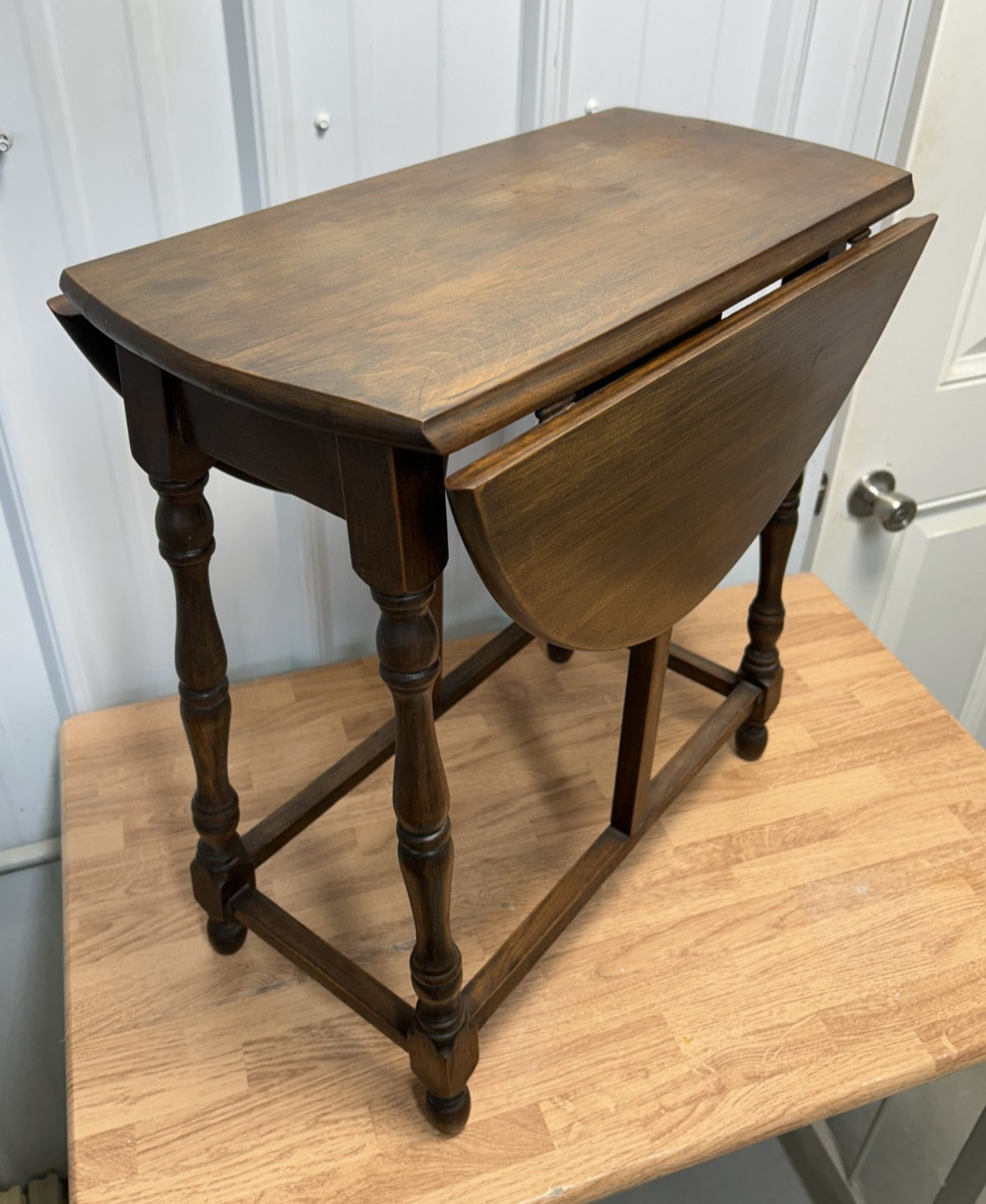 Vintage Antique Solid Wood Twist Spindle Double Drop-Leaf Gateleg Table 21.5″T