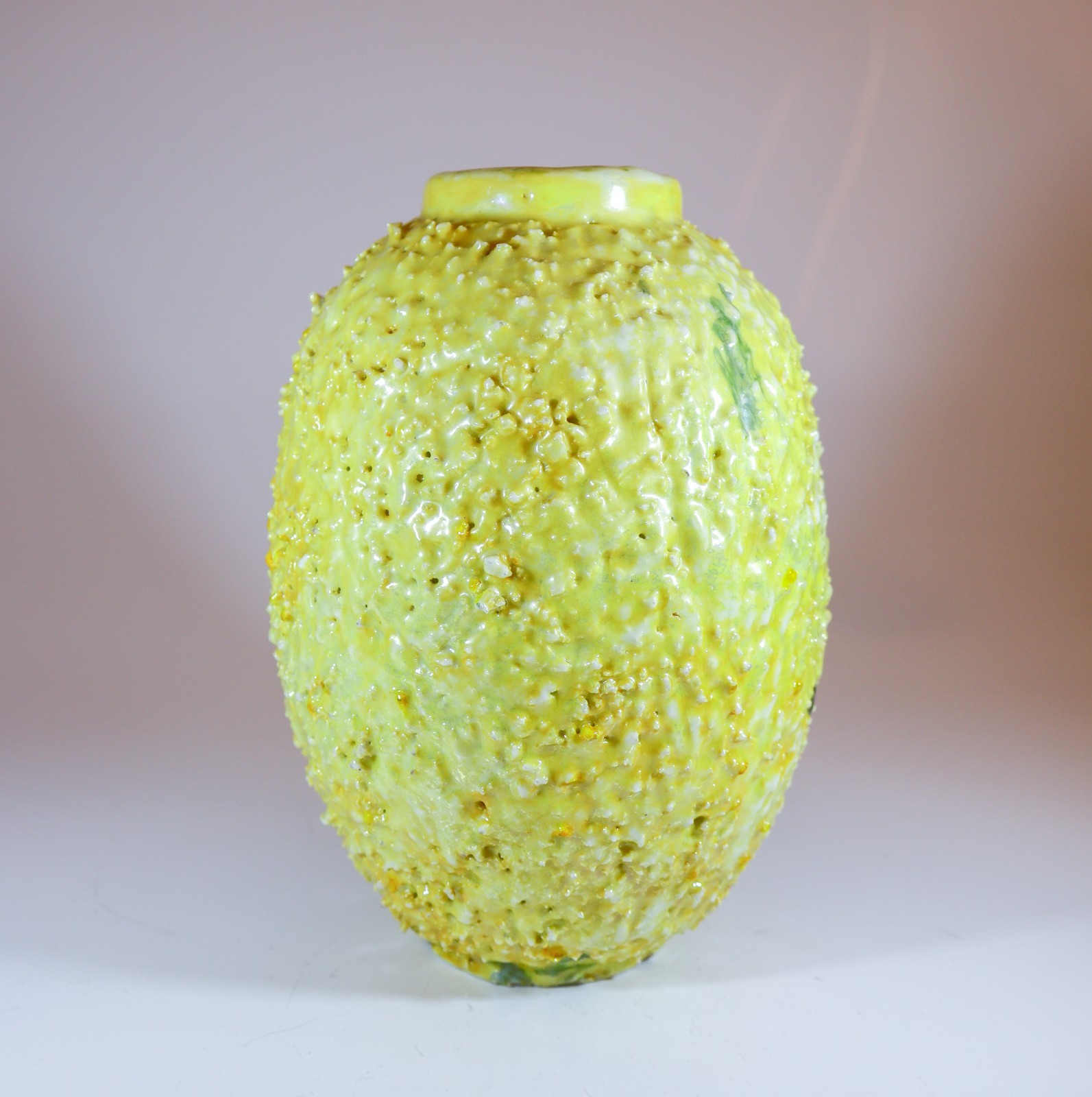 A Uranium Yellow Hedgehog vase – Chamotte – Gunnar Nylund – Rörstrand