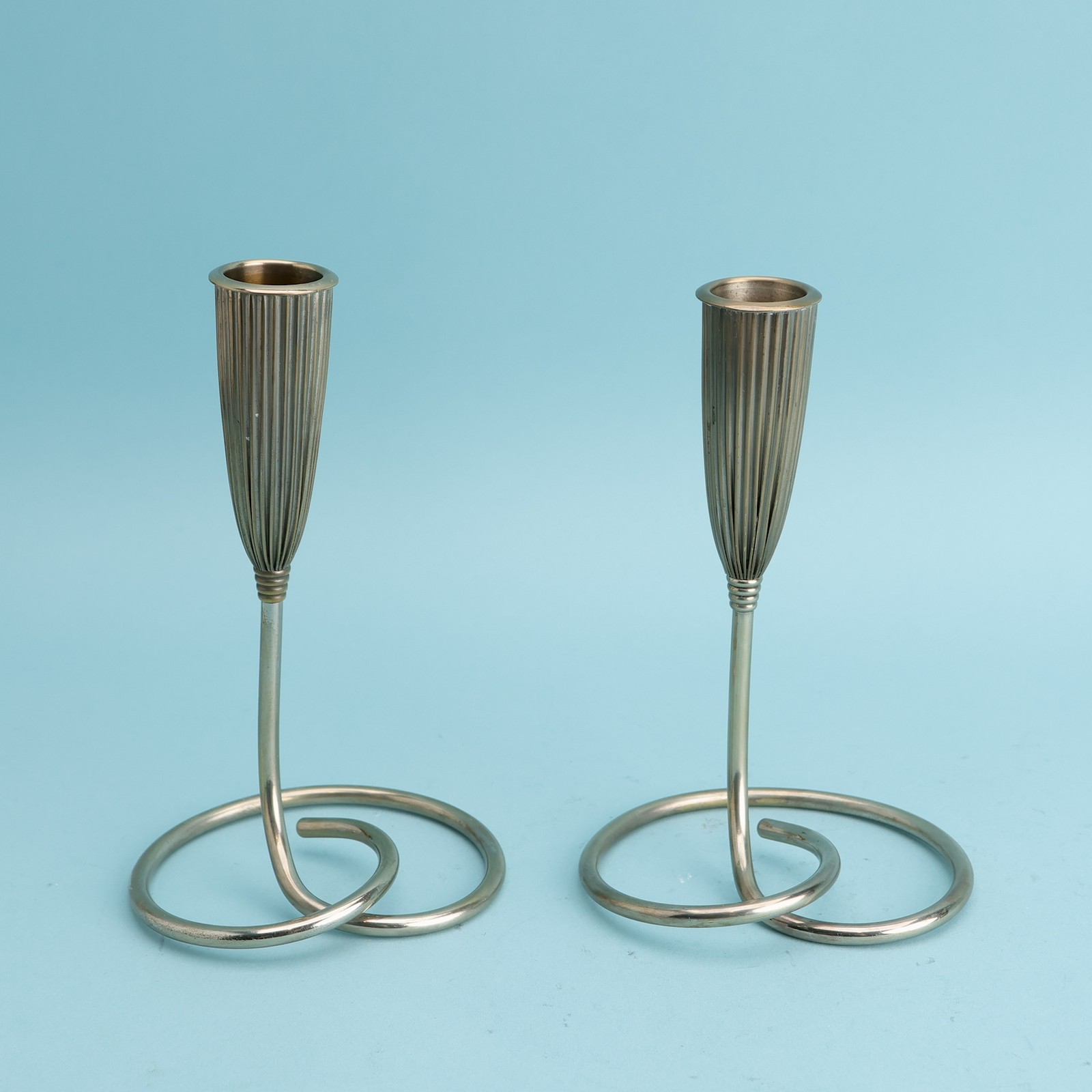 Napier Company Silverplate 6 1/4″ Pair of Mid Century Candlesticks Pretzel Loop