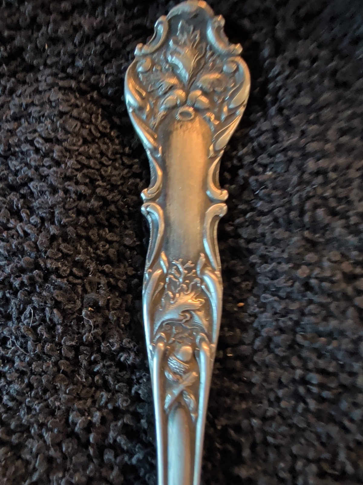 Rogers 1847 A1 Acorn Pattern Pickle Fork 6 In