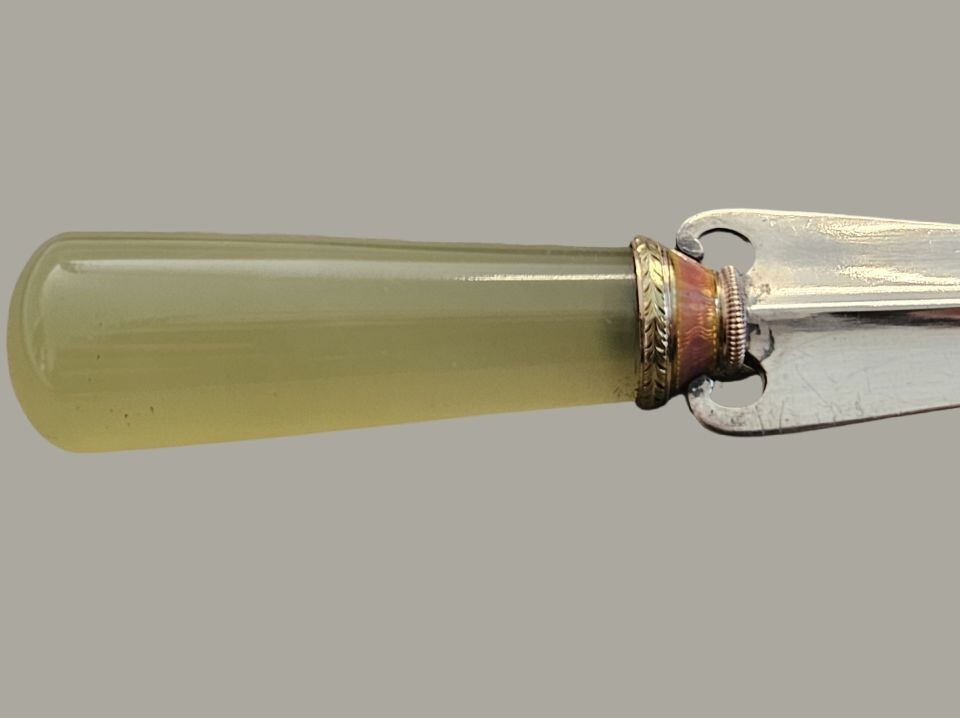 Karl FABERGÉ / Michael PERCHIN Gold – Enamel Silver / Bowenite – Letter Opener