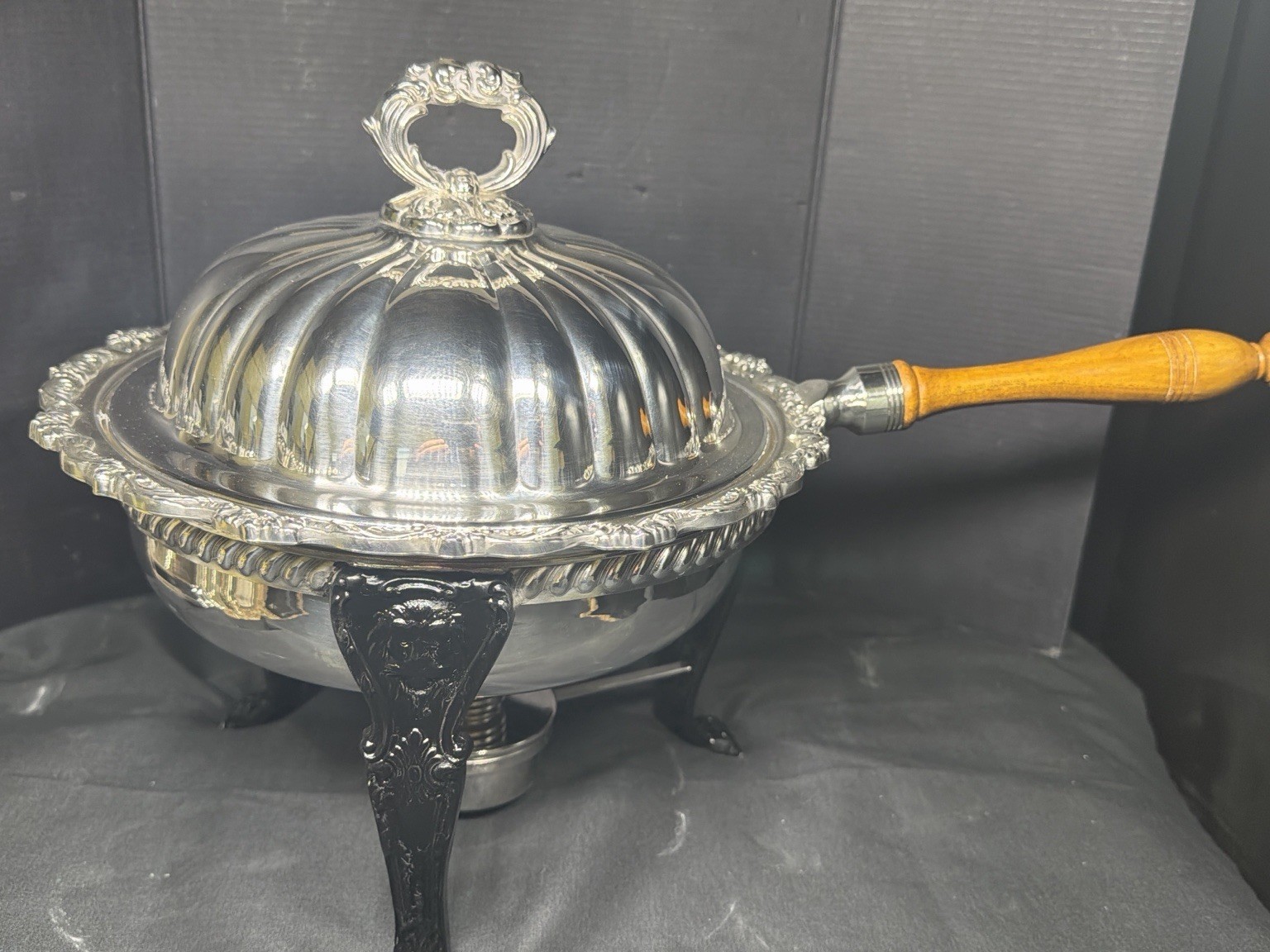 Vintage Poole Old English EPCA 5630 Covered Chafing Dish Server w Stand Burner