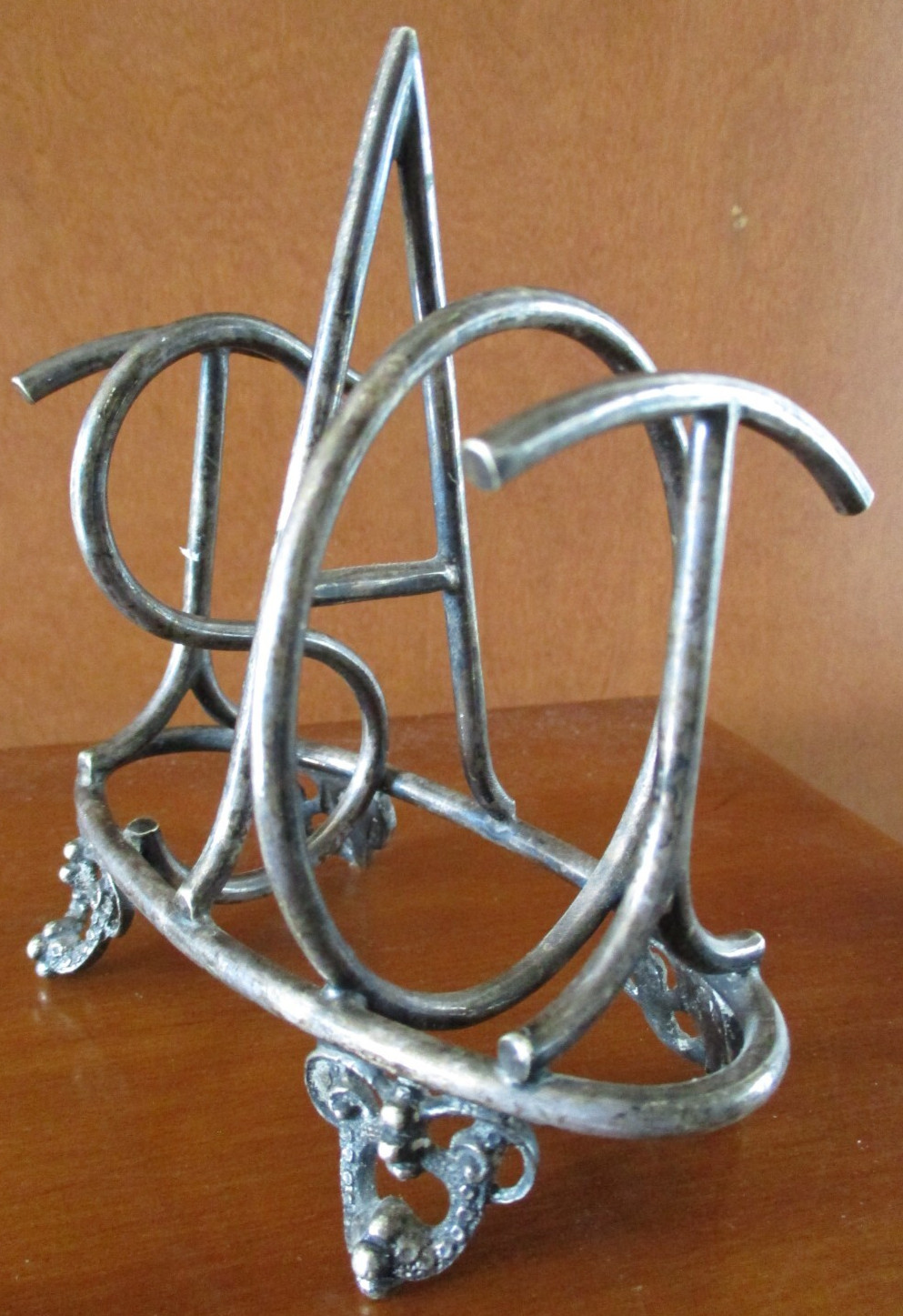 ORNATE SILVER PLATE 4 TOAST HOLDER SPELLS T-O-A-S-T ENGLAND