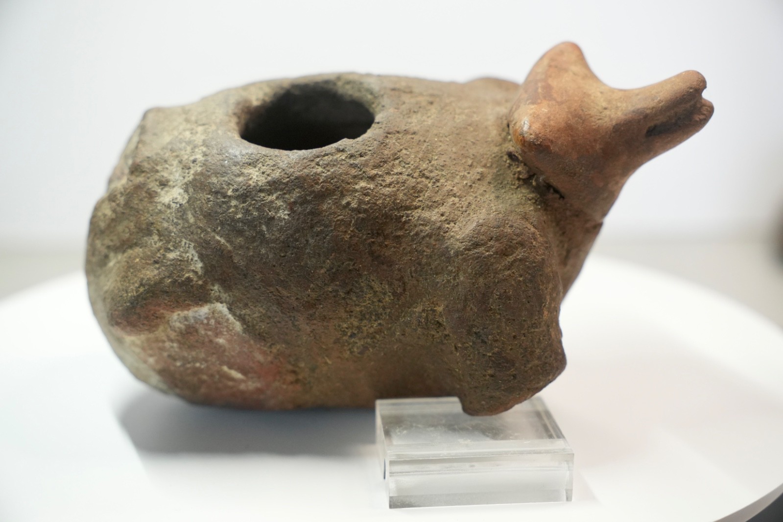Pre-Columbian Peru Incan Ritual Pottery Canopa Jar, Circa. 1200 to 1532