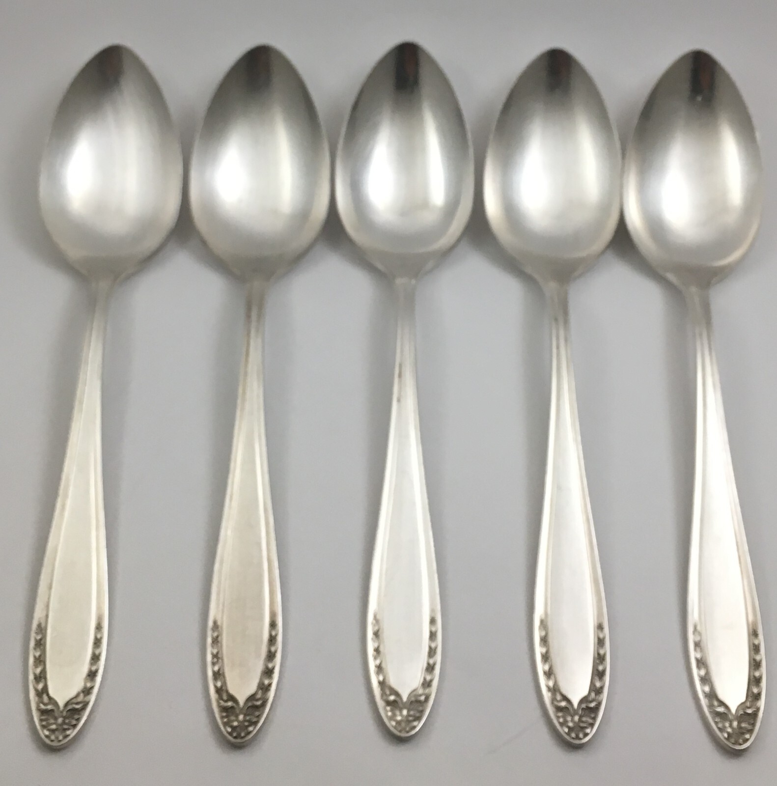 5 Oneida Community Par Plate Bridal Wreath 1915 Silverware Oval Soup Spoons