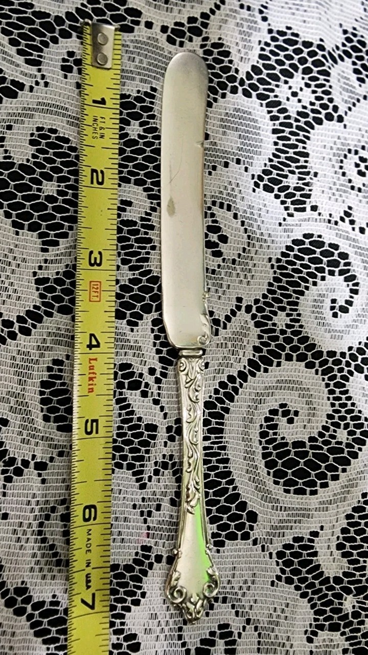 RARE VICTORIAN AESTHETIC SILVERPLATED YOUTH KNIFE/ BUTTER SPREADER👩‍👦🧈