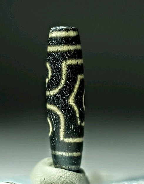 Pre-1800s Indo/Tibetan Old Agate 3 Eye Motif Dzi Bead 13*56mm 17.6grams