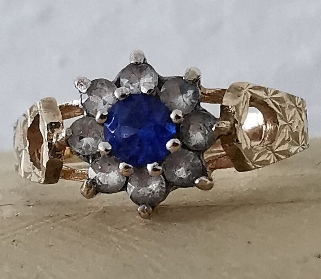 Pretty 9ct Gold Gem Set Dress Ring – Size N