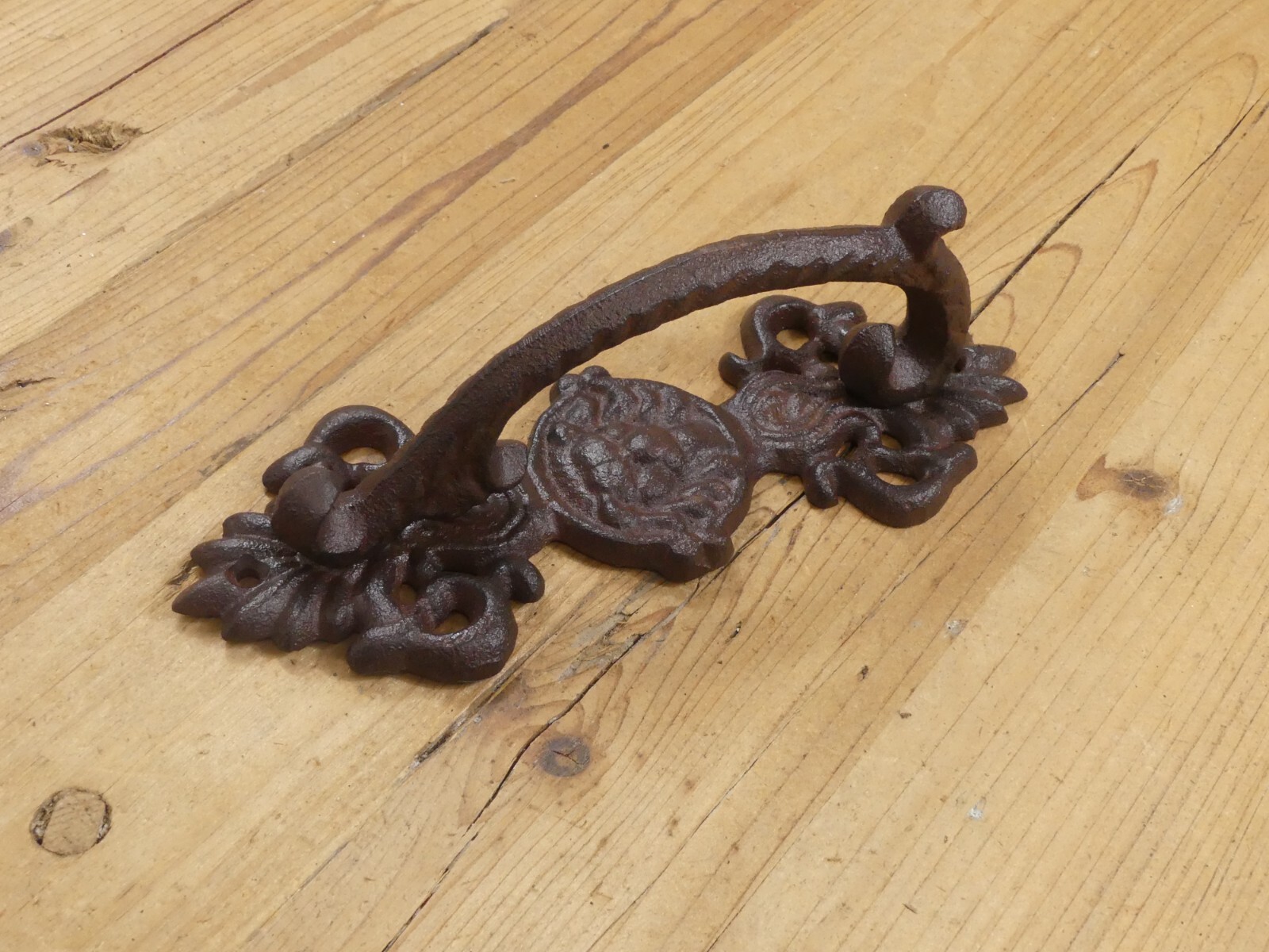 2 LARGE HANDLES RUSTIC CAST IRON BARN DOOR HANDLES SHED GATE PULLS FANCY 8 1/2″
