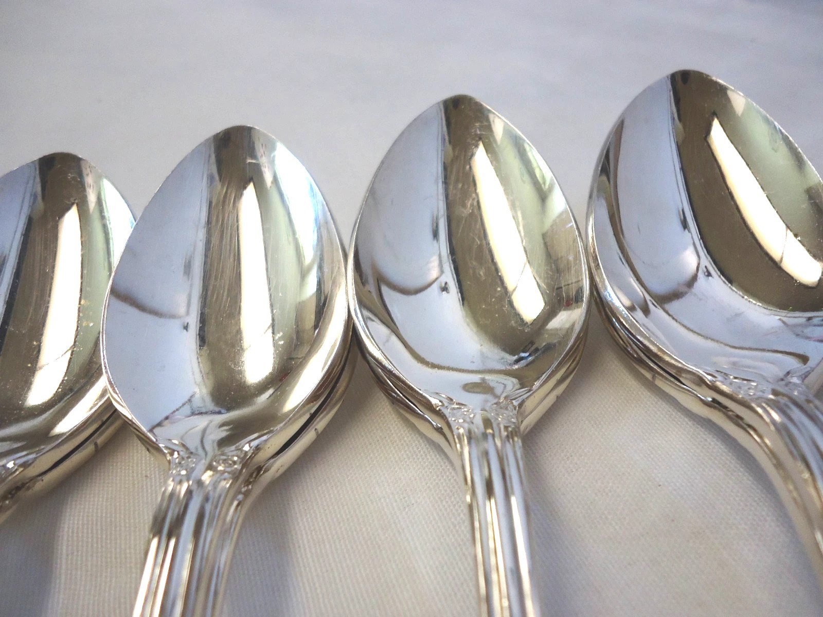 SILVERPLATE JAPAN FLATWARE 34-pieces