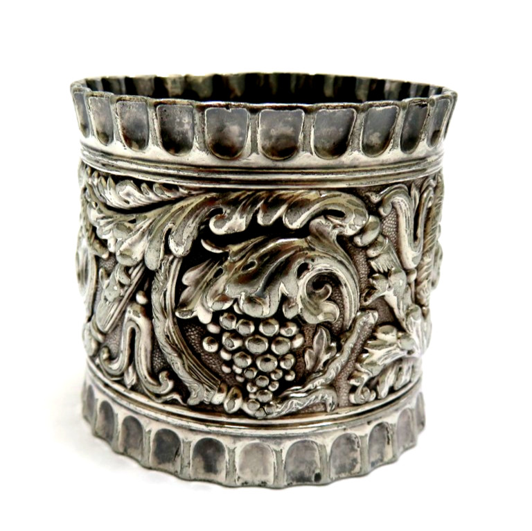 Vintage Repousse Silverplate Napkin Ring ~ Grapes, Leaves & Scrolls ~ No Mono