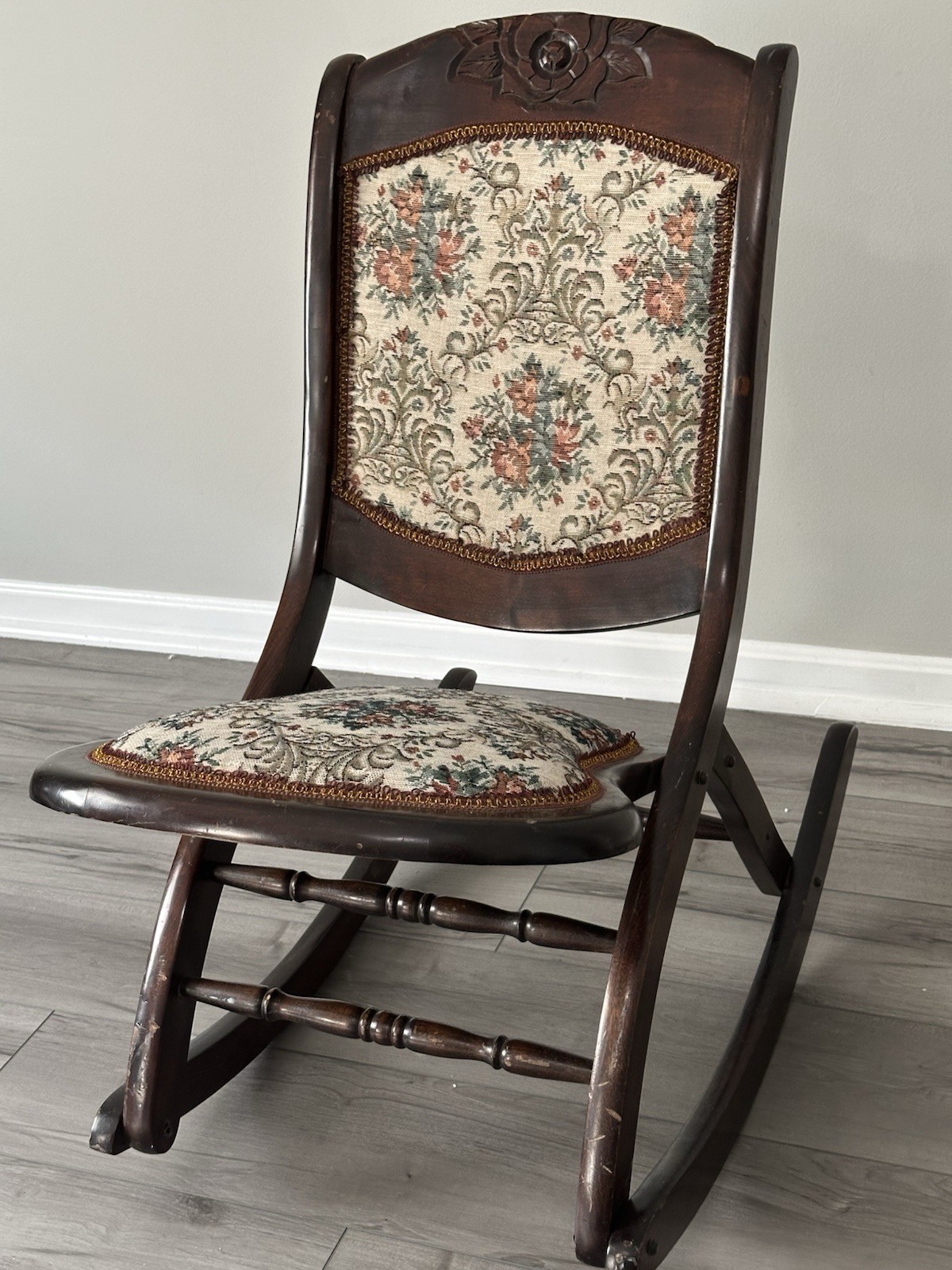 Early 1900’s Antique Victorian Style Foldable Rocking Chair