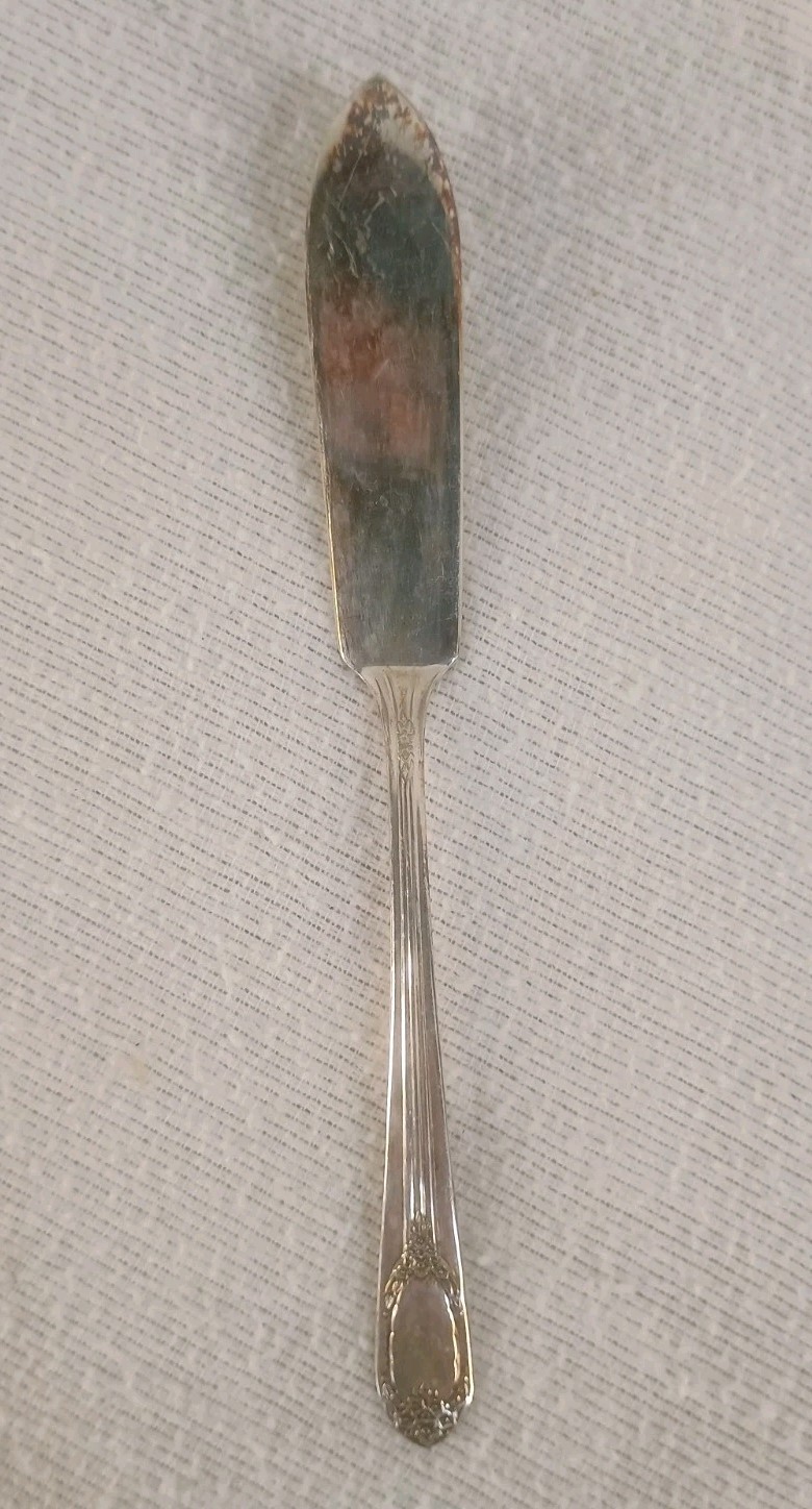 Vintage Rogers Garland / Rapture Master Butter Knife Silverplate Flatware 1937