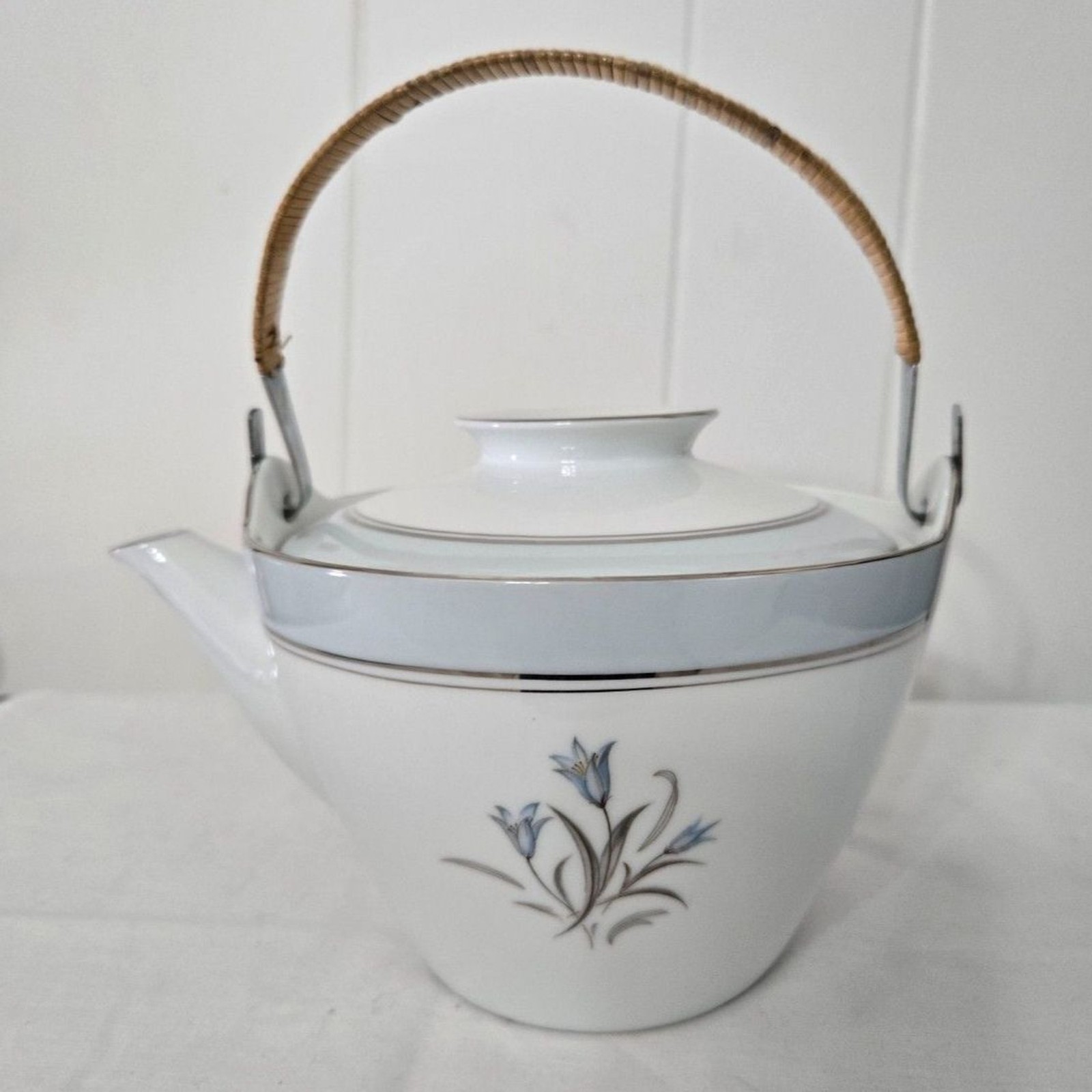 Vintage Noritake 5558 Bluebell Porcelain Teapot 48oz Perfect Condition No Flaws