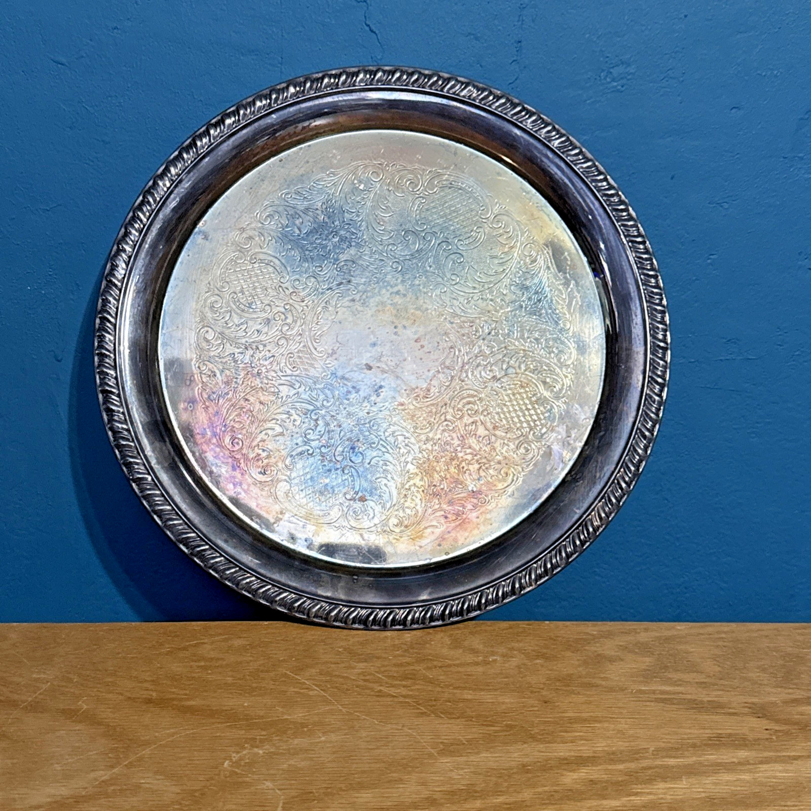 Sheridan Silverplate Silversmiths Gadroon 12¼” Round Serving Tray