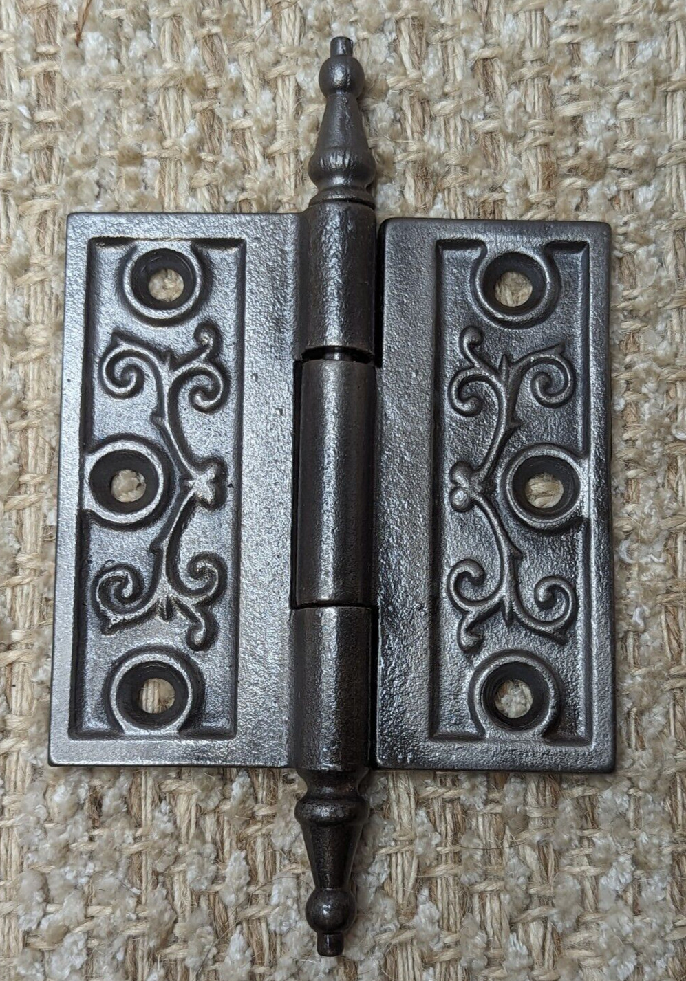 3 1/2″ x 3 1/2″ Antique Ornate Cast Iron Steeple Hinge