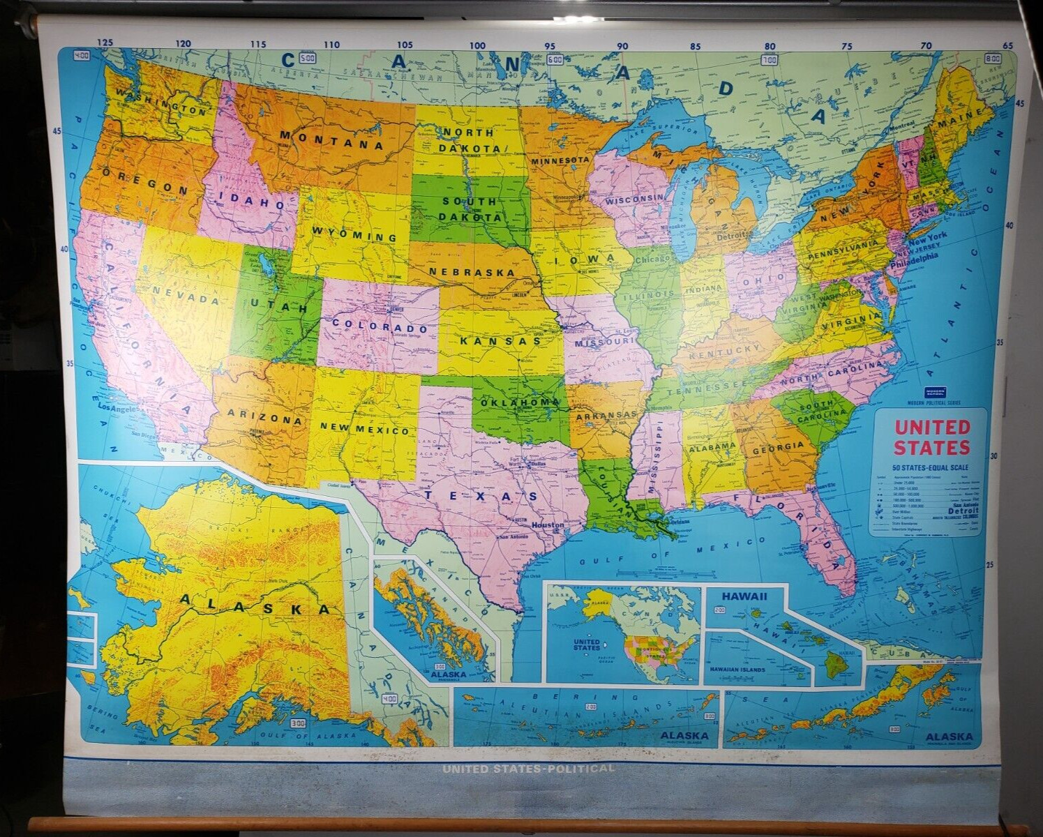 Vintage 1989 Social Studies Class Room Roll-up Wall Map USA America 60″ x 60″