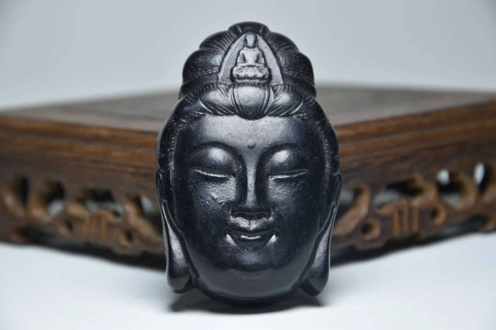 6.6cm China Buddha Culture Magnetic Black Iron Meteorite Luck“ Guanyin”Necklace