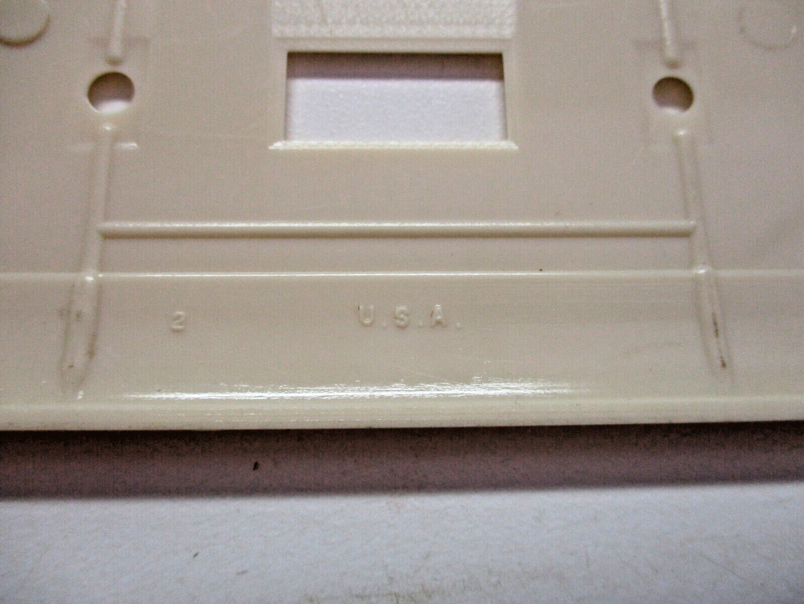 Reliance Beige 4-Gang Bakelite Deco Ribbed Lines Switch Wall Plate Cover MCM Vtg