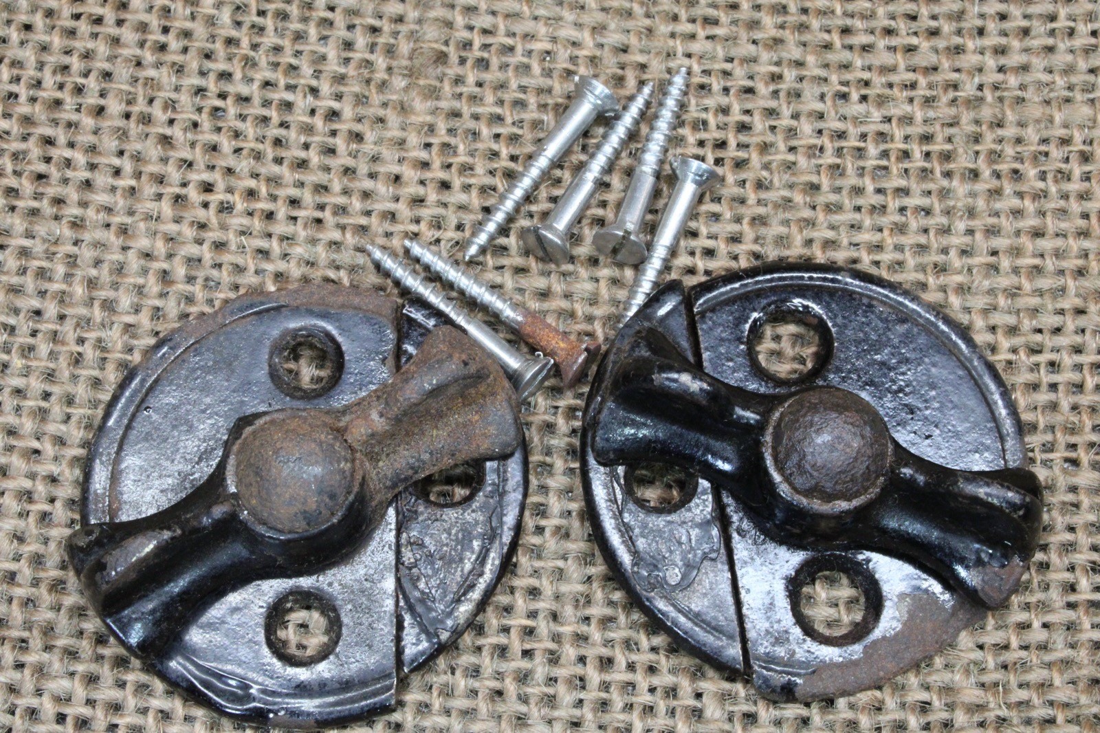 2 Old Jelly Cabinet Cupboard Door Rustic Turn Buttons Latches 1 1/2″ Back Plate