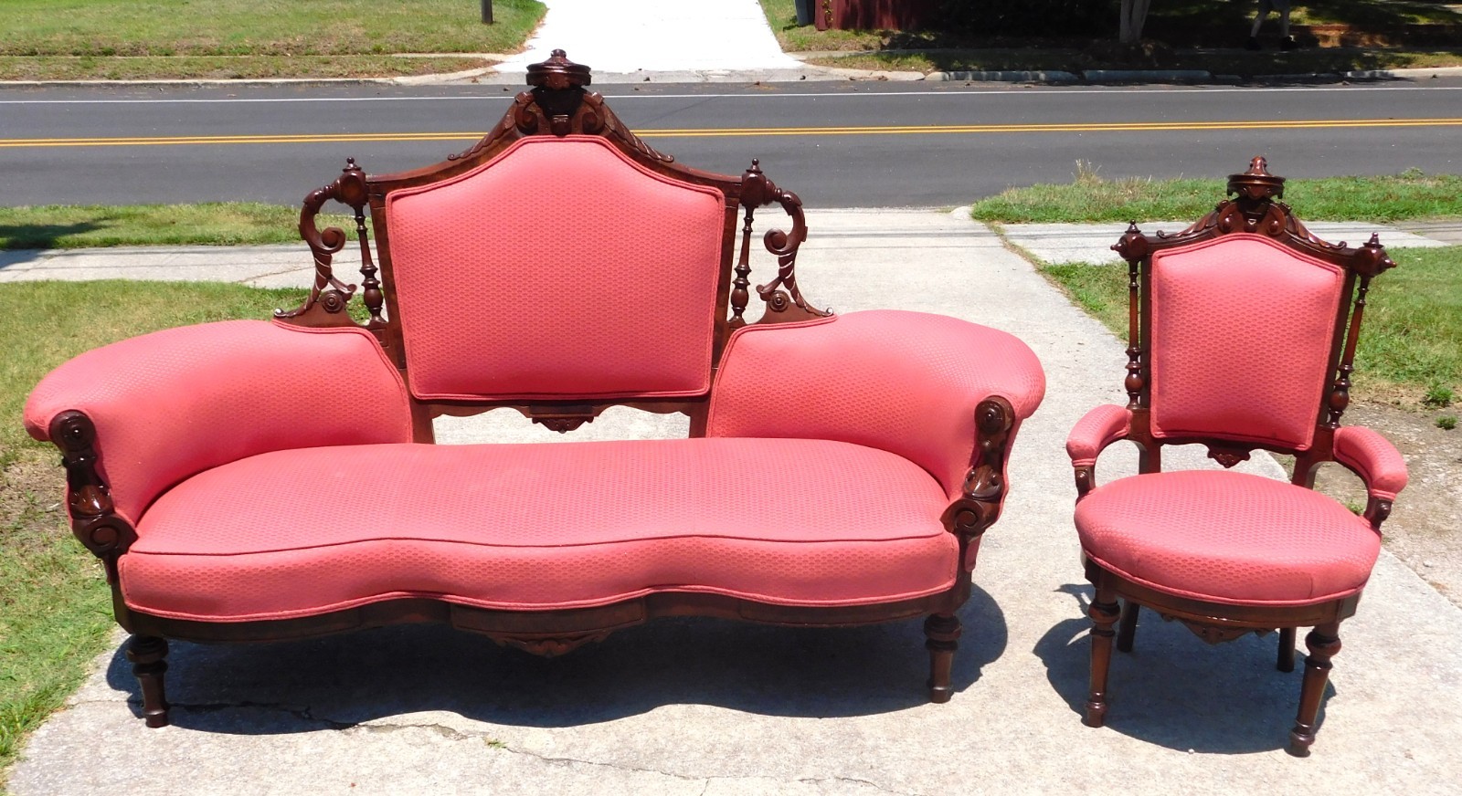 Parlor Set~~Walnut Victorian~~2 Piece