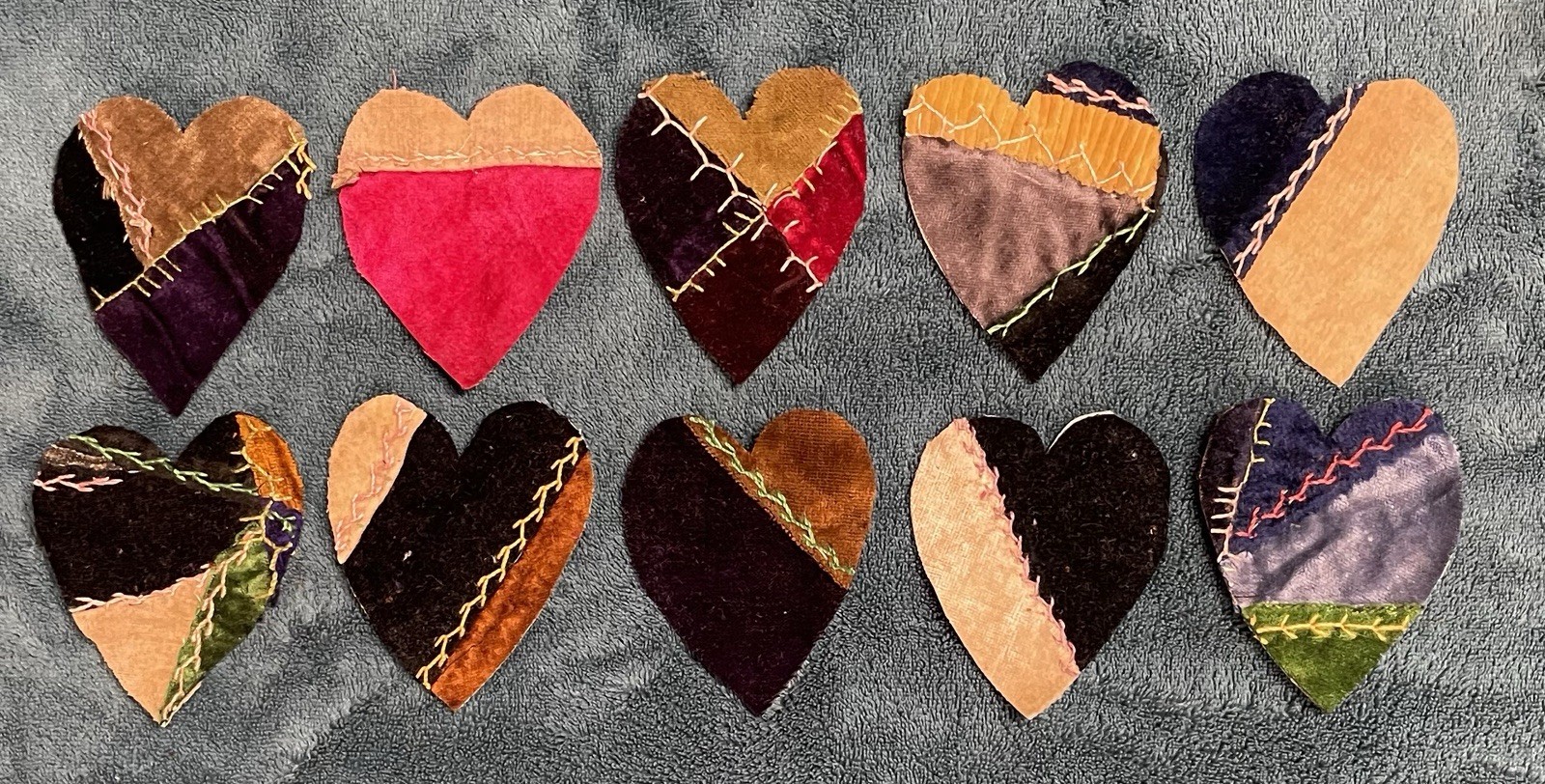 10 PRIMITIVE ANTIQUE VINTAGE CUTTER CRAZY QUILT FAT HEARTS! CRAFTS CQ26-27