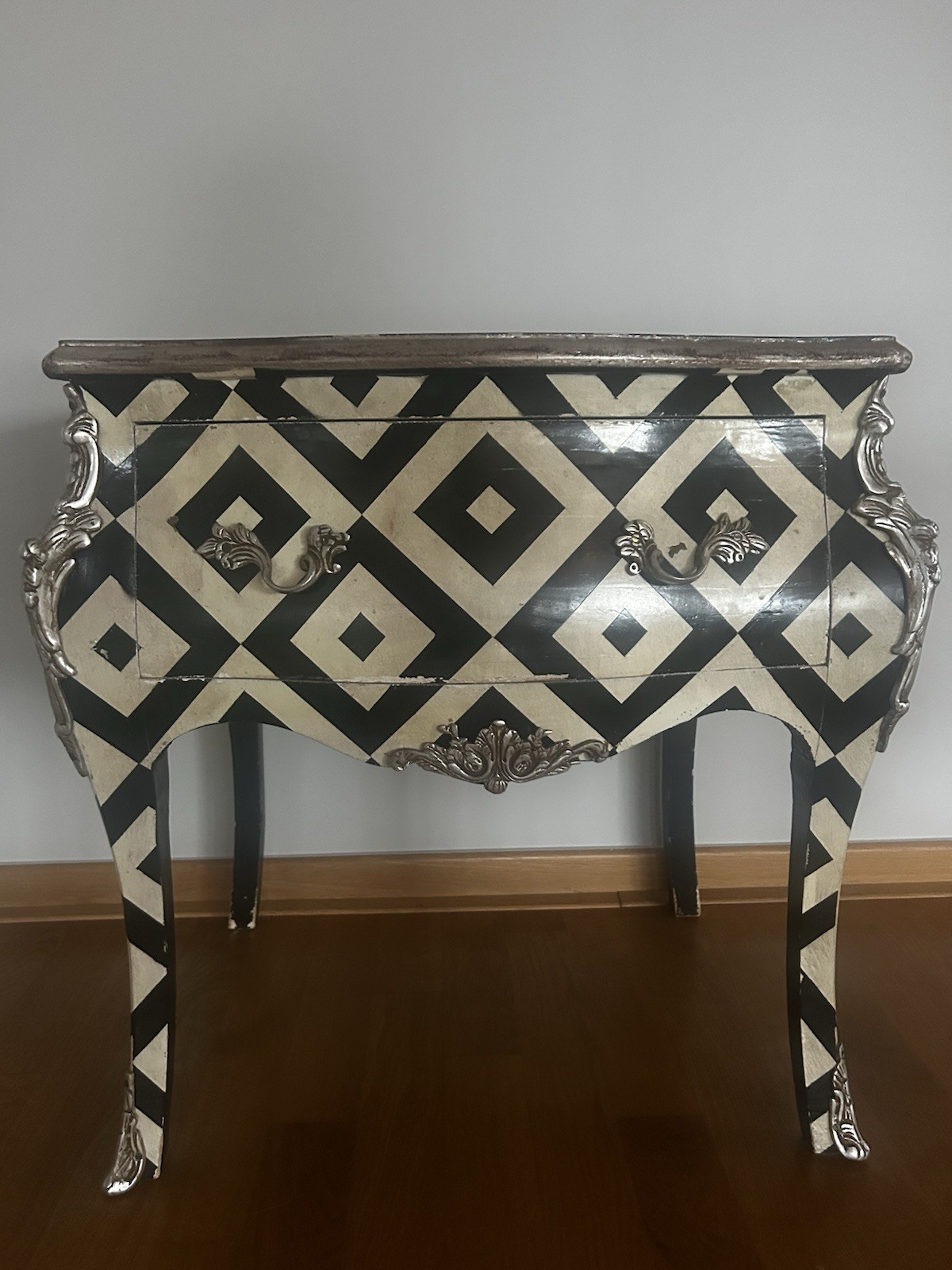 Unique Small Bombe Chest