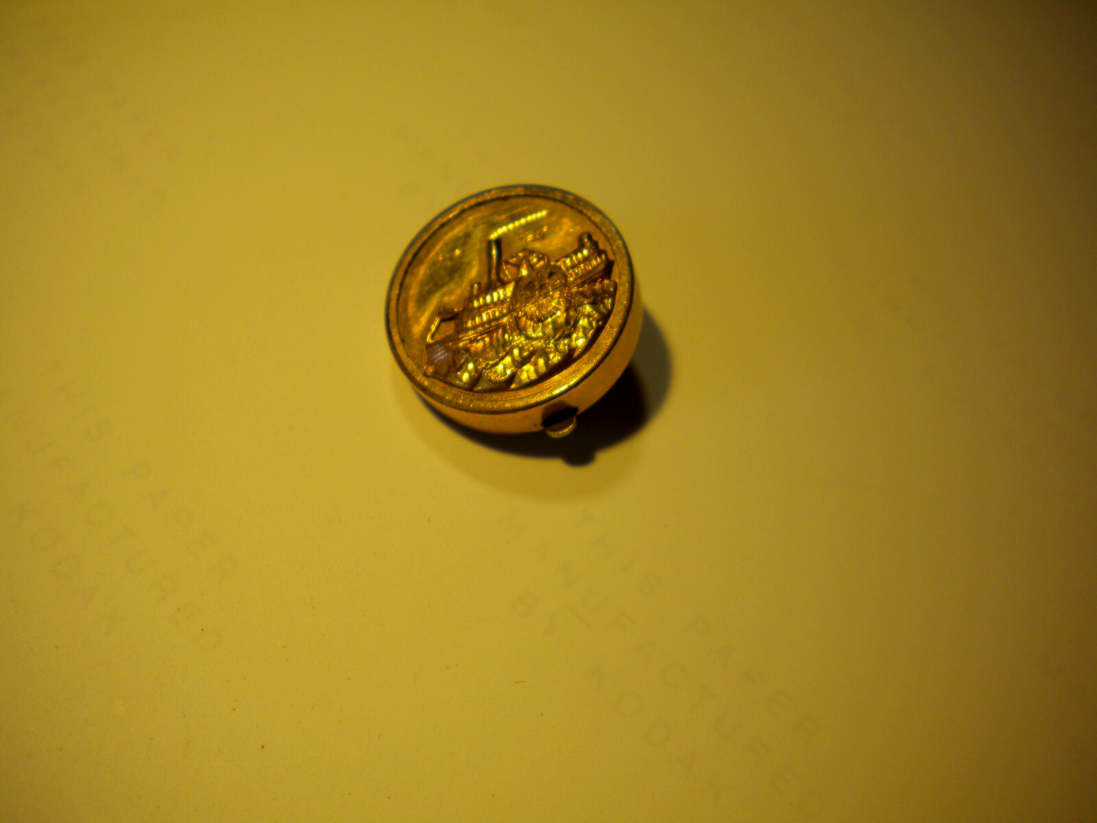 RARE–1800S-PADDLEWHEEL BOAT-TRI-COLOR GOLD FILL LAPEL BUTTON