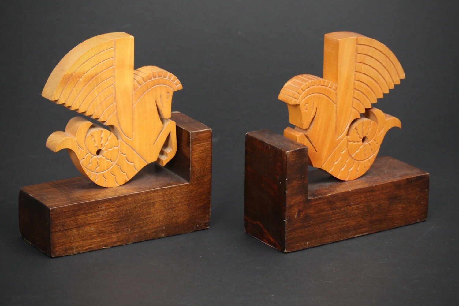 ANONYM – AIR FRANCE WINGED SEA HORSE BOOKEND – 1949