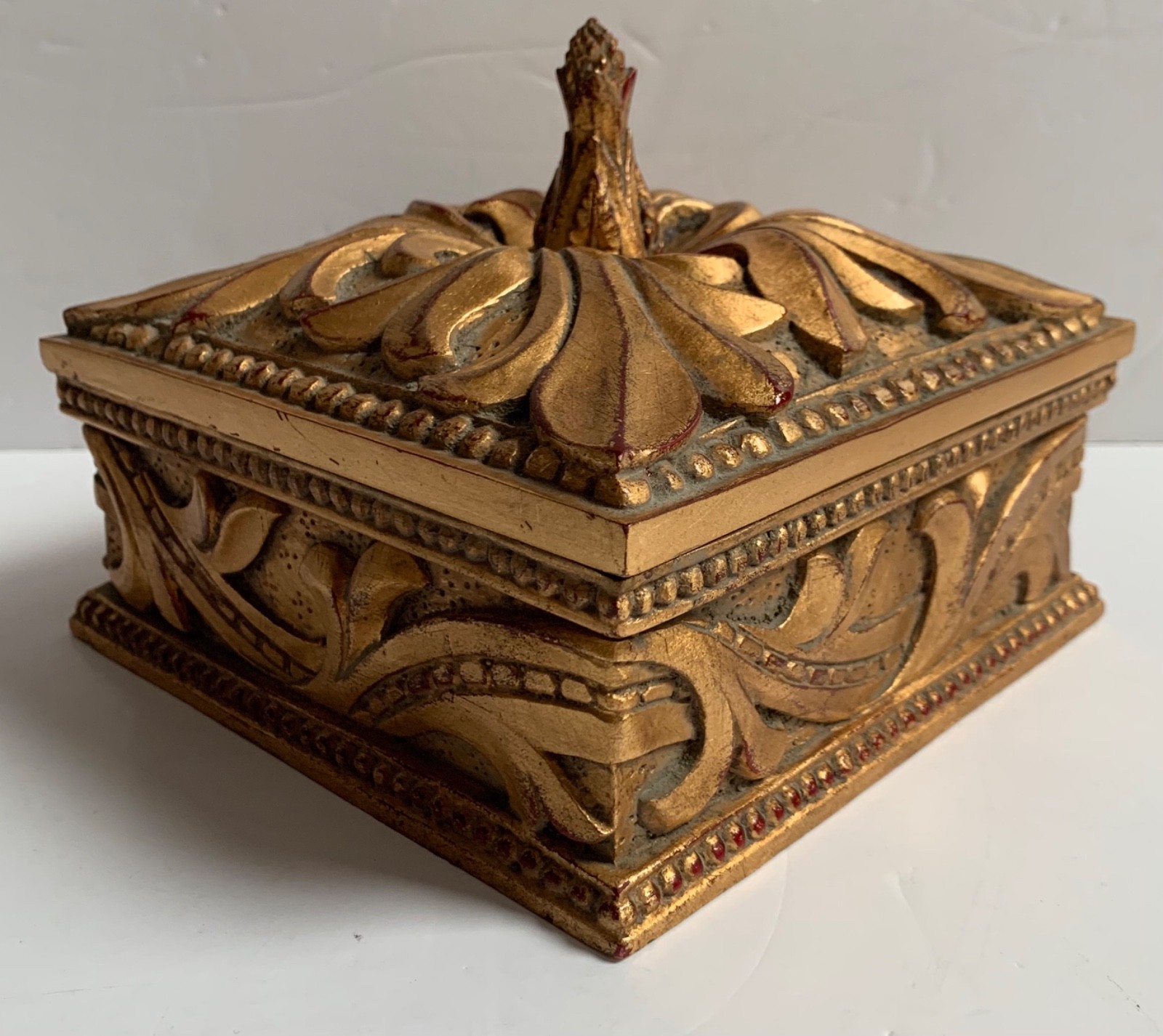 VINTAGE GOLD ORNATE BOX FANCY LEAVES FLOWERS JEWELLERY TRINKET STORAGE CHEST