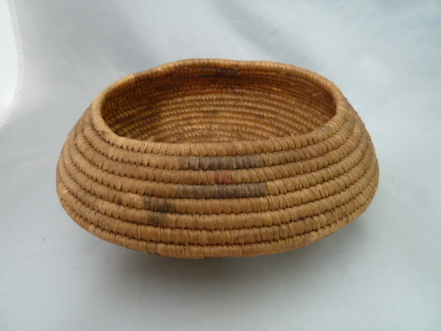 Native American Small Weave Basket Bowl. Very Nice Design. Approx 8″ Diameter