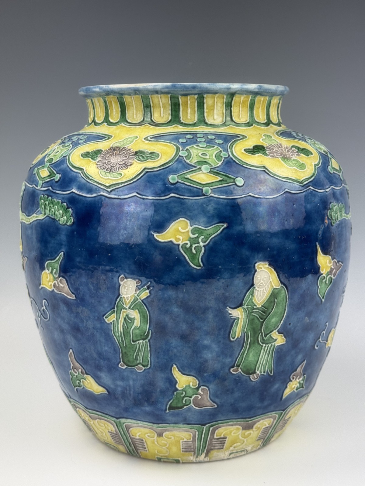 Chinese Antique Fahua Glazed Porcelain Jar with Raised Enamel Decoration