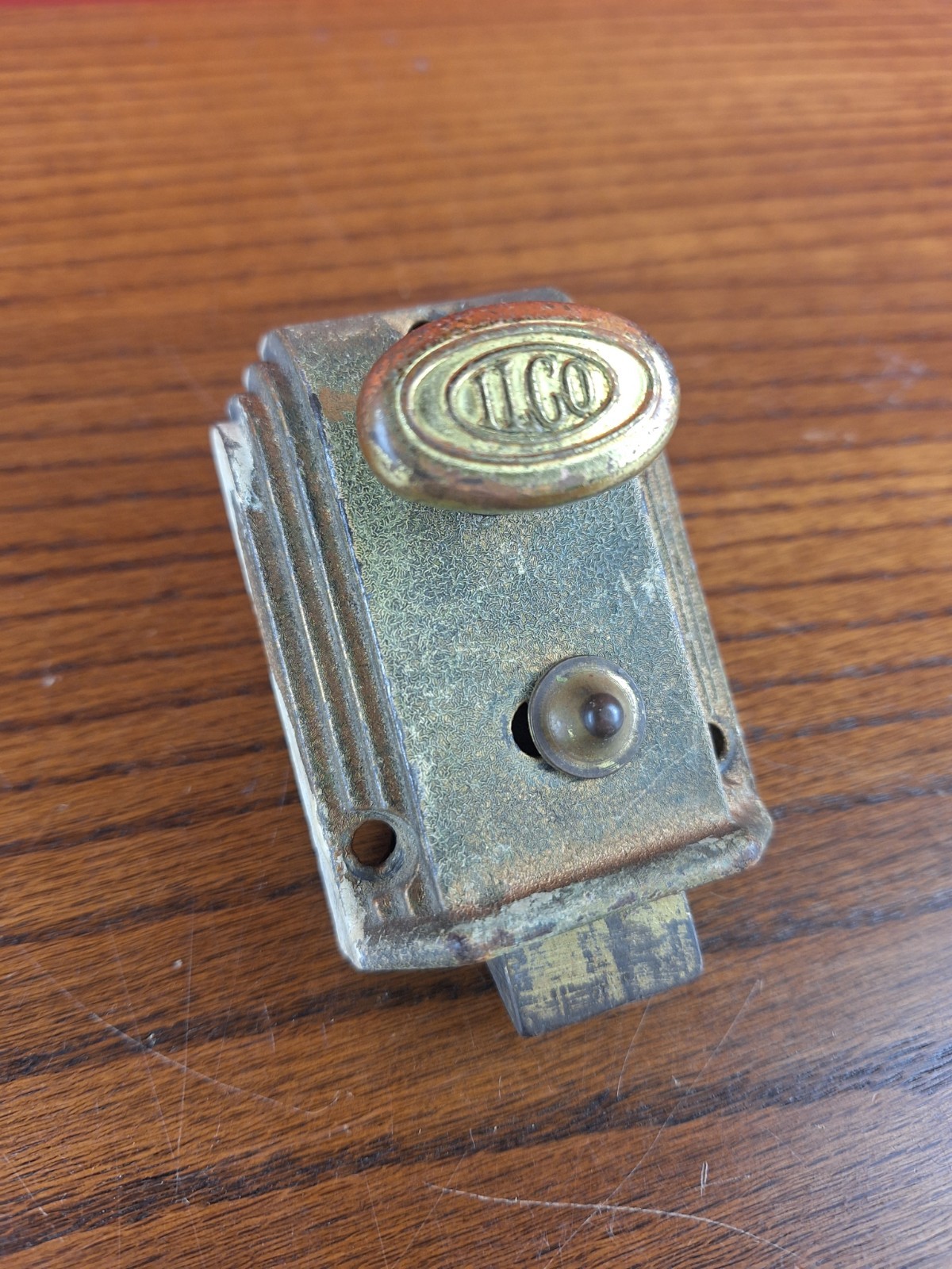 ILCO Art Deco Spring Loaded Latch And Knob Vintage Works