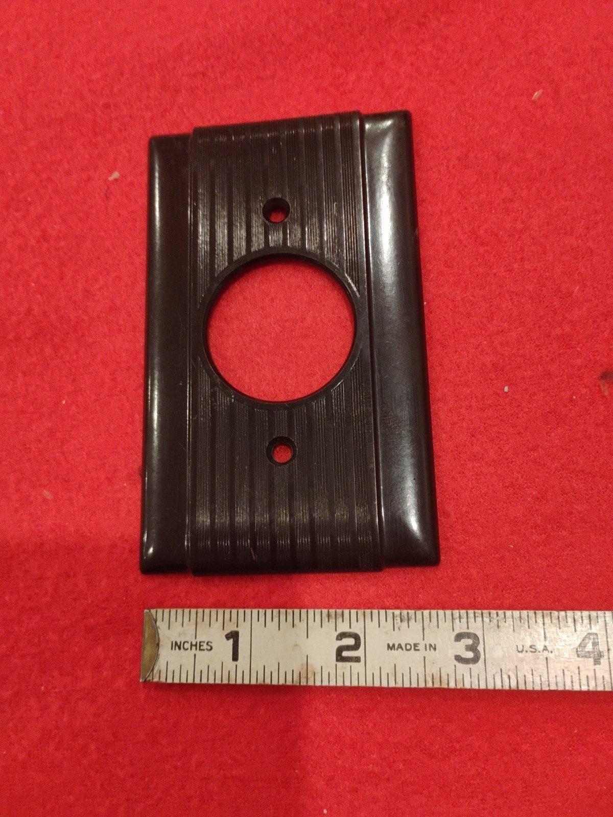 Vintage BRYANT Mid Century Uniline Design Round Circle Outlet 220V Cover Plate