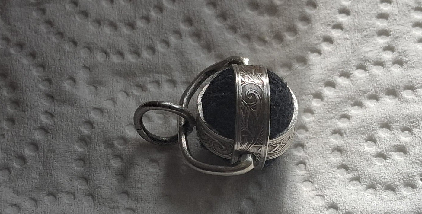 Solid Silver Chatelaine Sphere Pincushion Birmingham 1901.